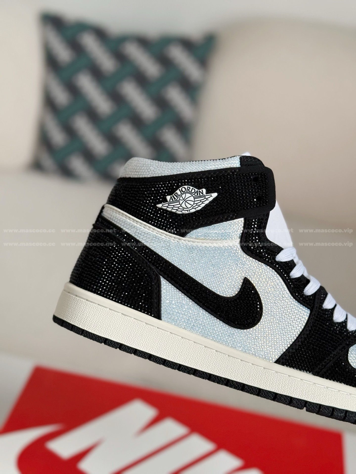 「#4557」Jordan 1 Hand-Set Rhinestones High Sneakers - Image 7