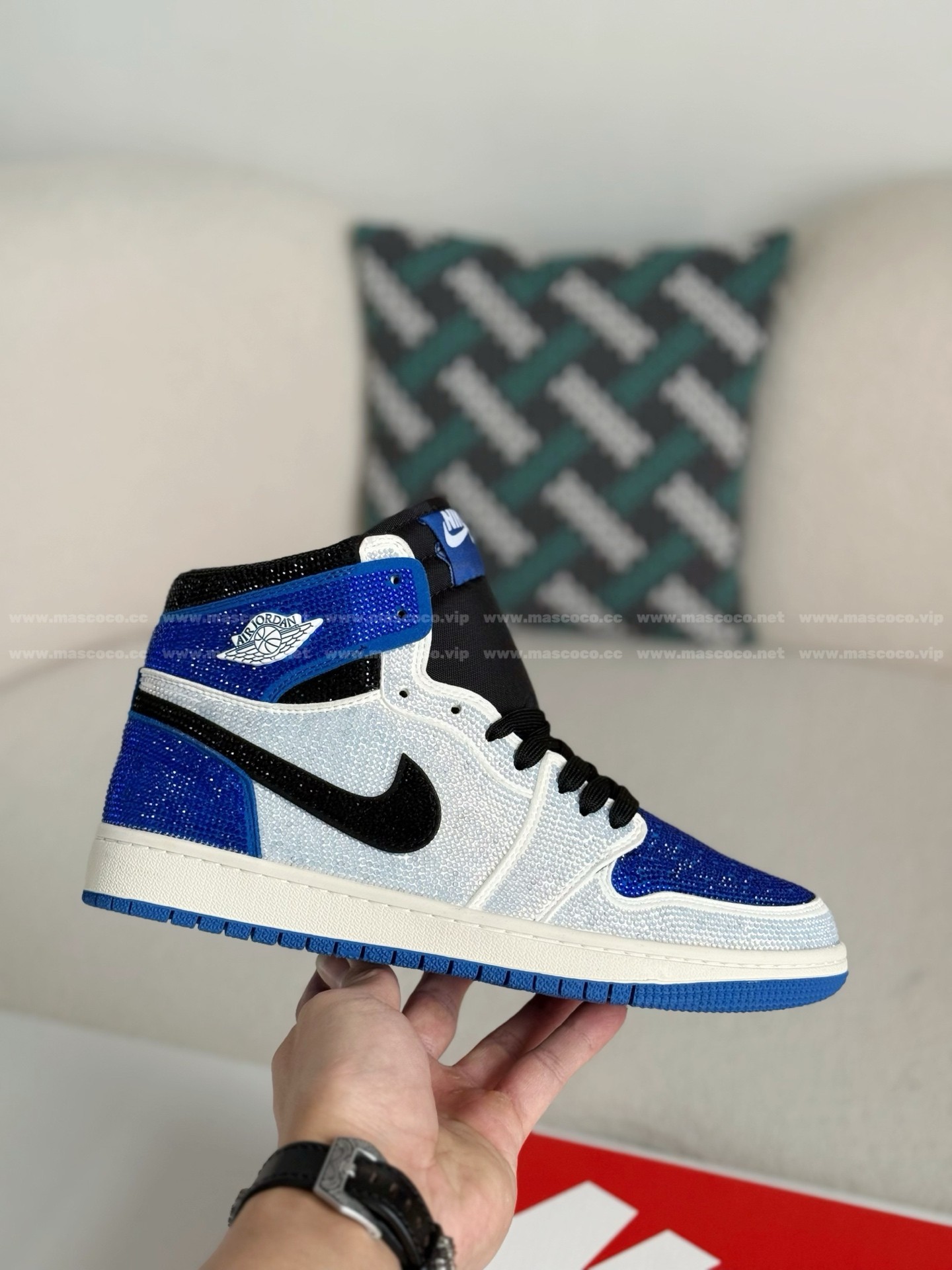 「#4558」Jordan 1 Hand-Set Rhinestones High Sneakers - Image 6