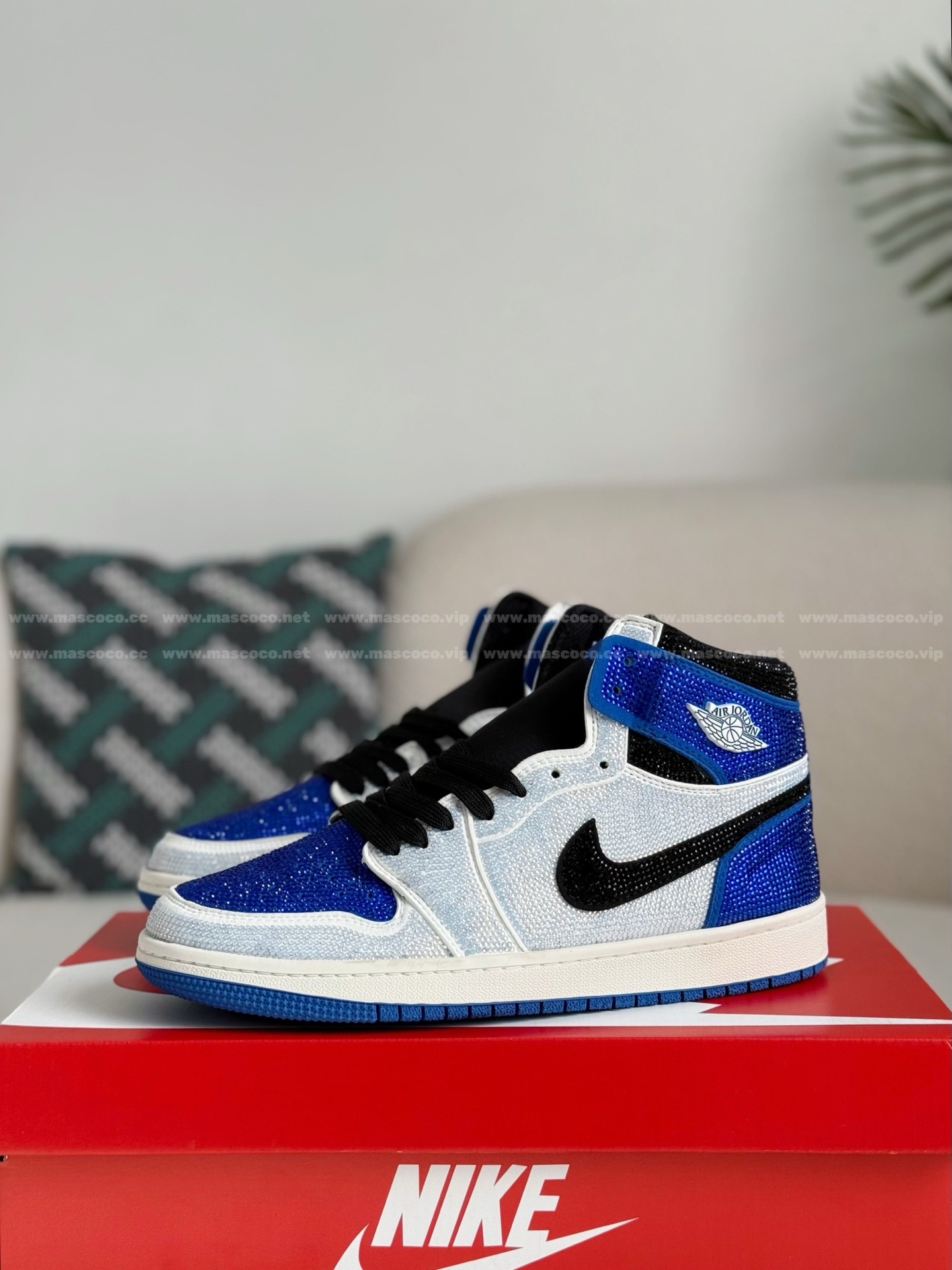 「#4558」Jordan 1 Hand-Set Rhinestones High Sneakers