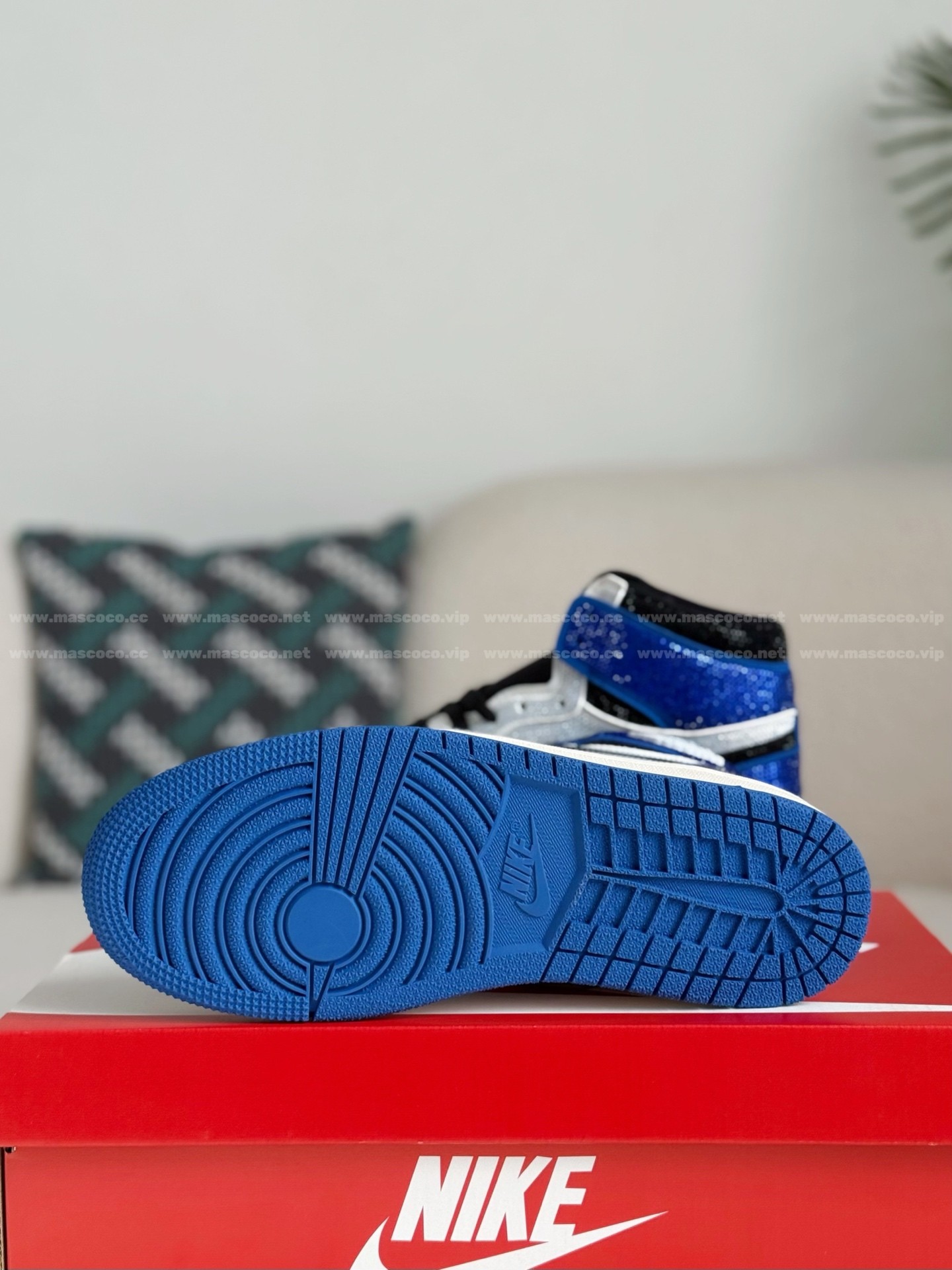 「#4558」Jordan 1 Hand-Set Rhinestones High Sneakers - Image 5