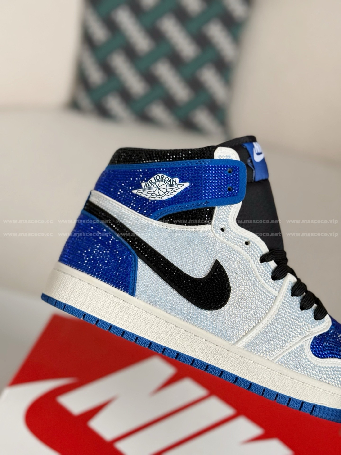 「#4558」Jordan 1 Hand-Set Rhinestones High Sneakers - Image 7