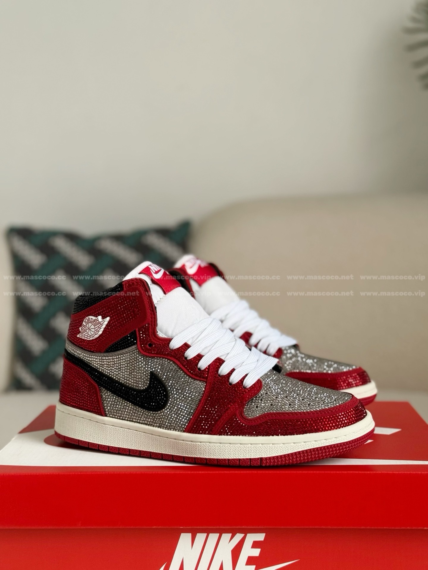 「#4559」Jordan 1 Hand-Set Rhinestones High Sneakers - Image 2