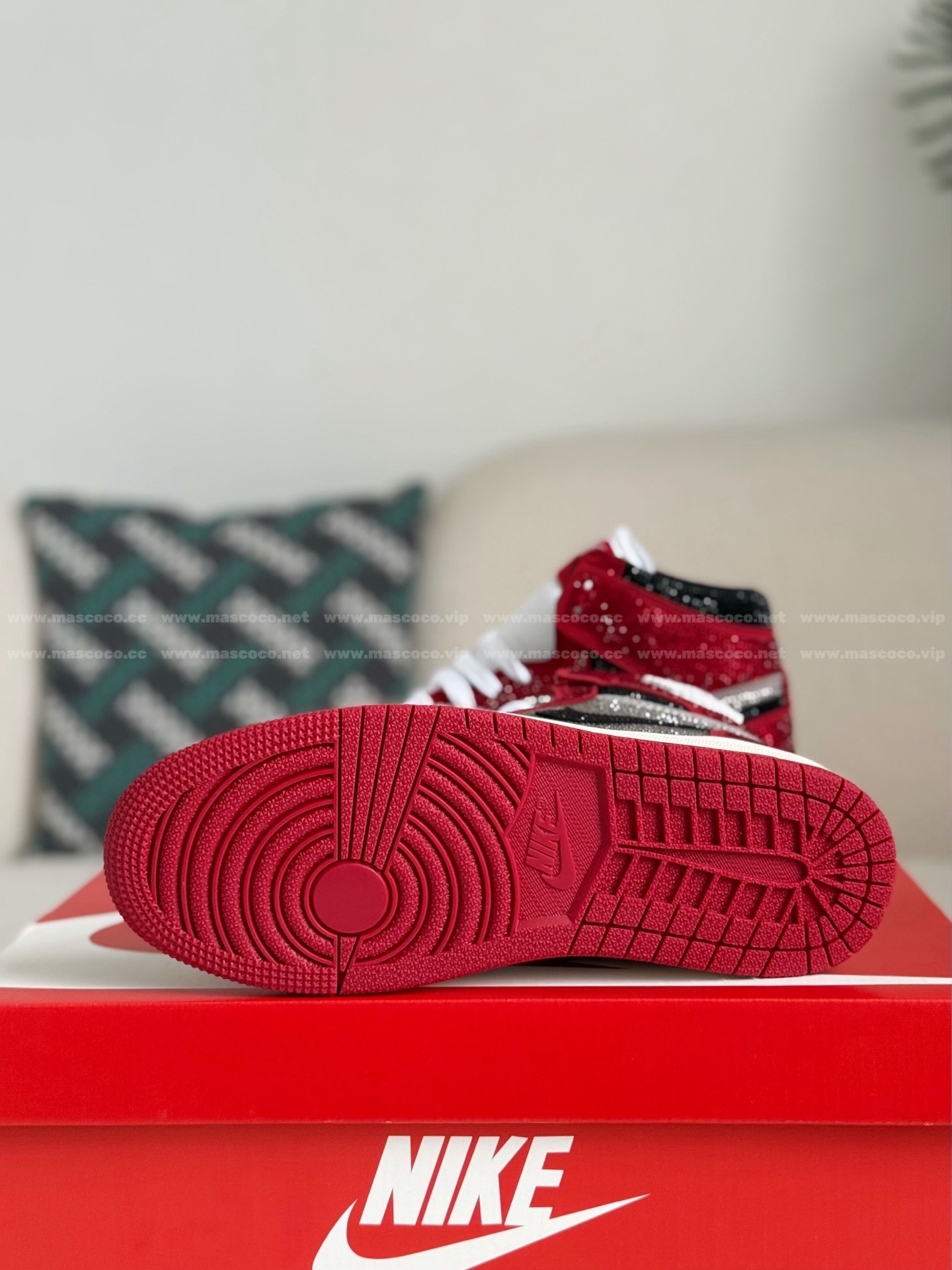 「#4559」Jordan 1 Hand-Set Rhinestones High Sneakers - Image 5
