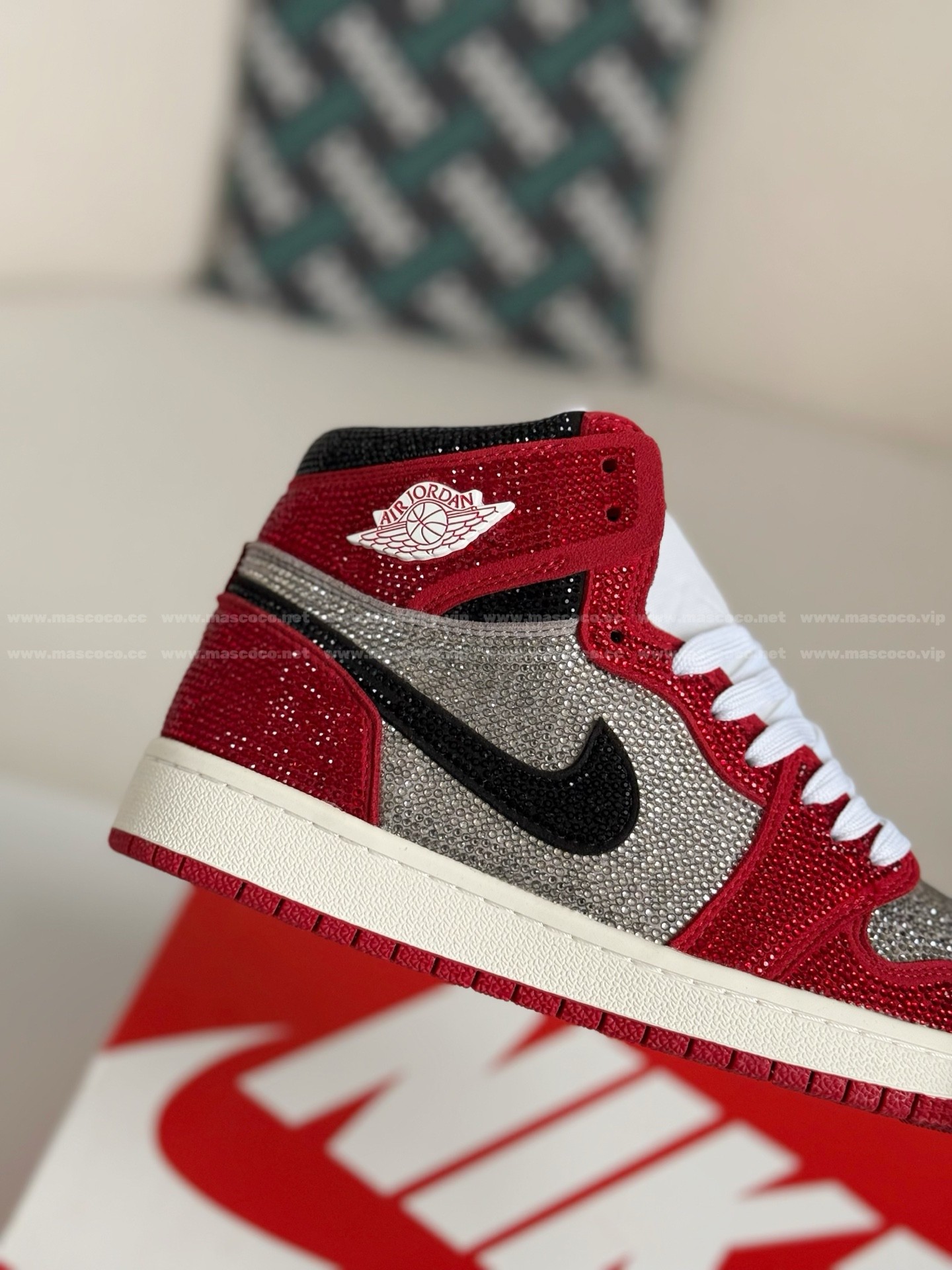 「#4559」Jordan 1 Hand-Set Rhinestones High Sneakers - Image 7