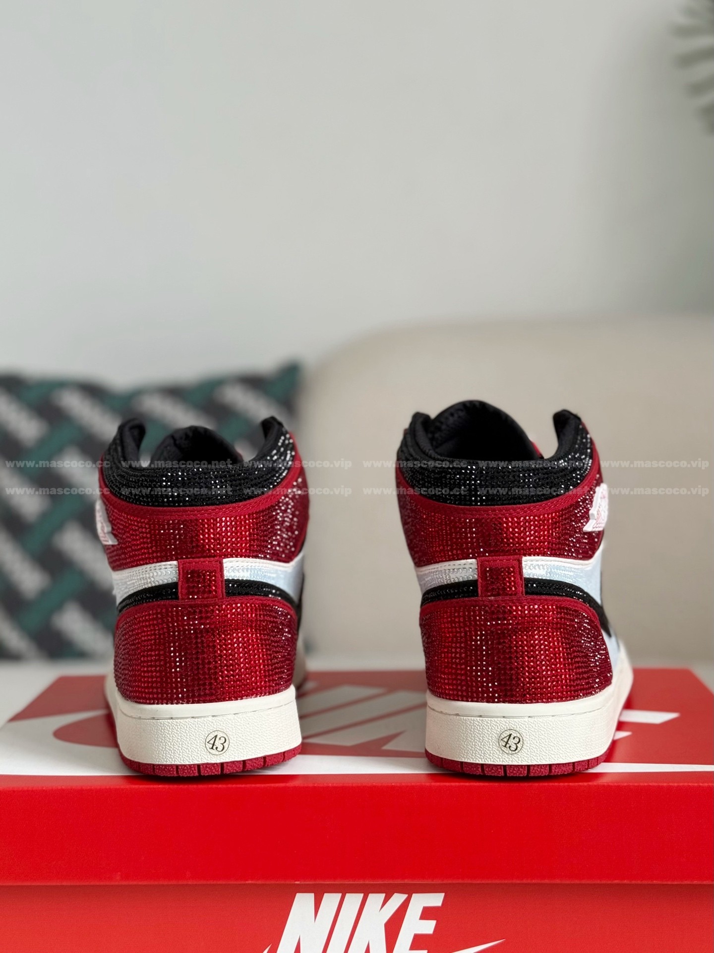 「#4560」Jordan 1 Hand-Set Rhinestones High Sneakers - Image 3