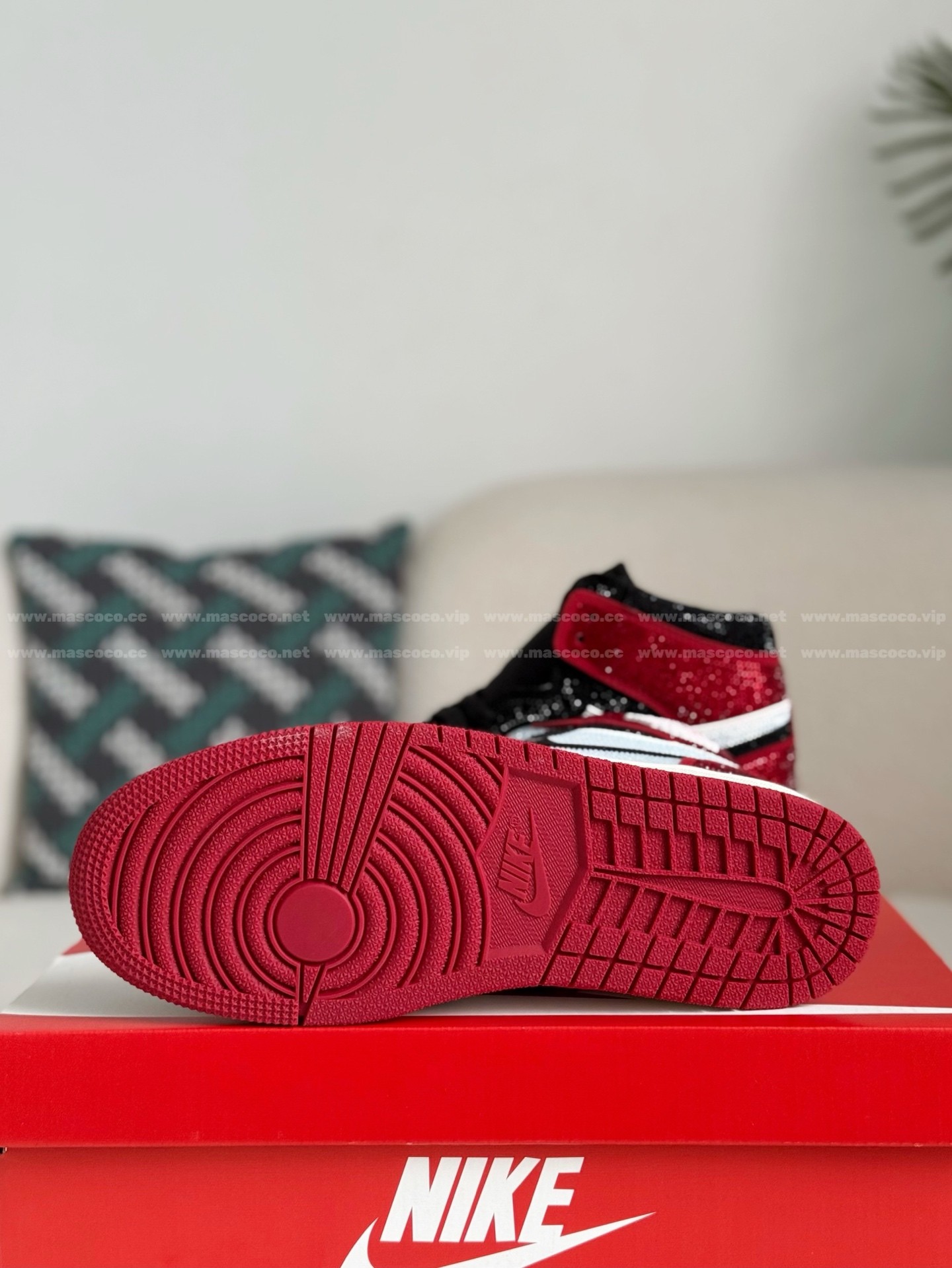 「#4560」Jordan 1 Hand-Set Rhinestones High Sneakers - Image 5