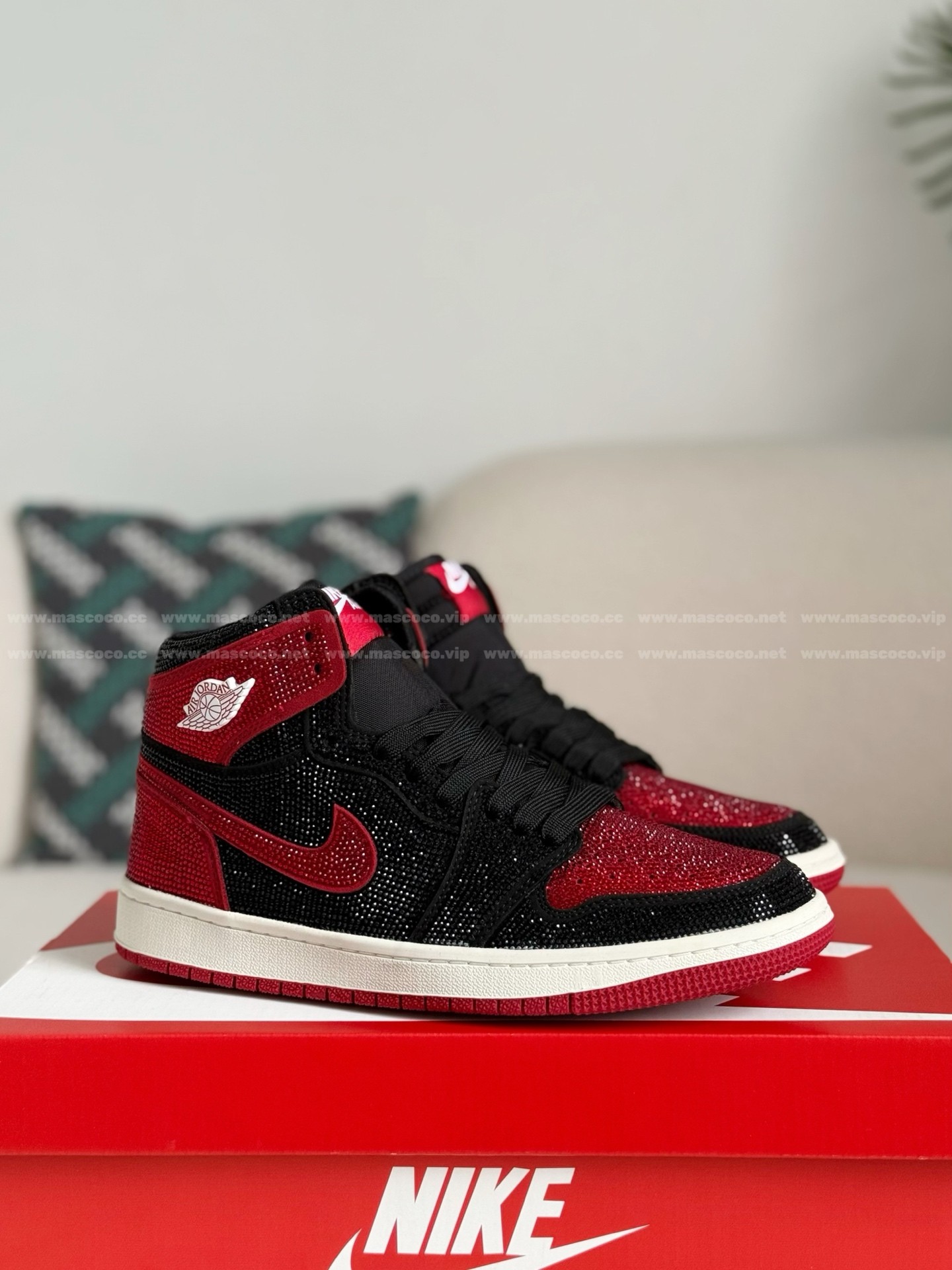 「#4561」Jordan 1 Hand-Set Rhinestones High Sneakers - Image 2
