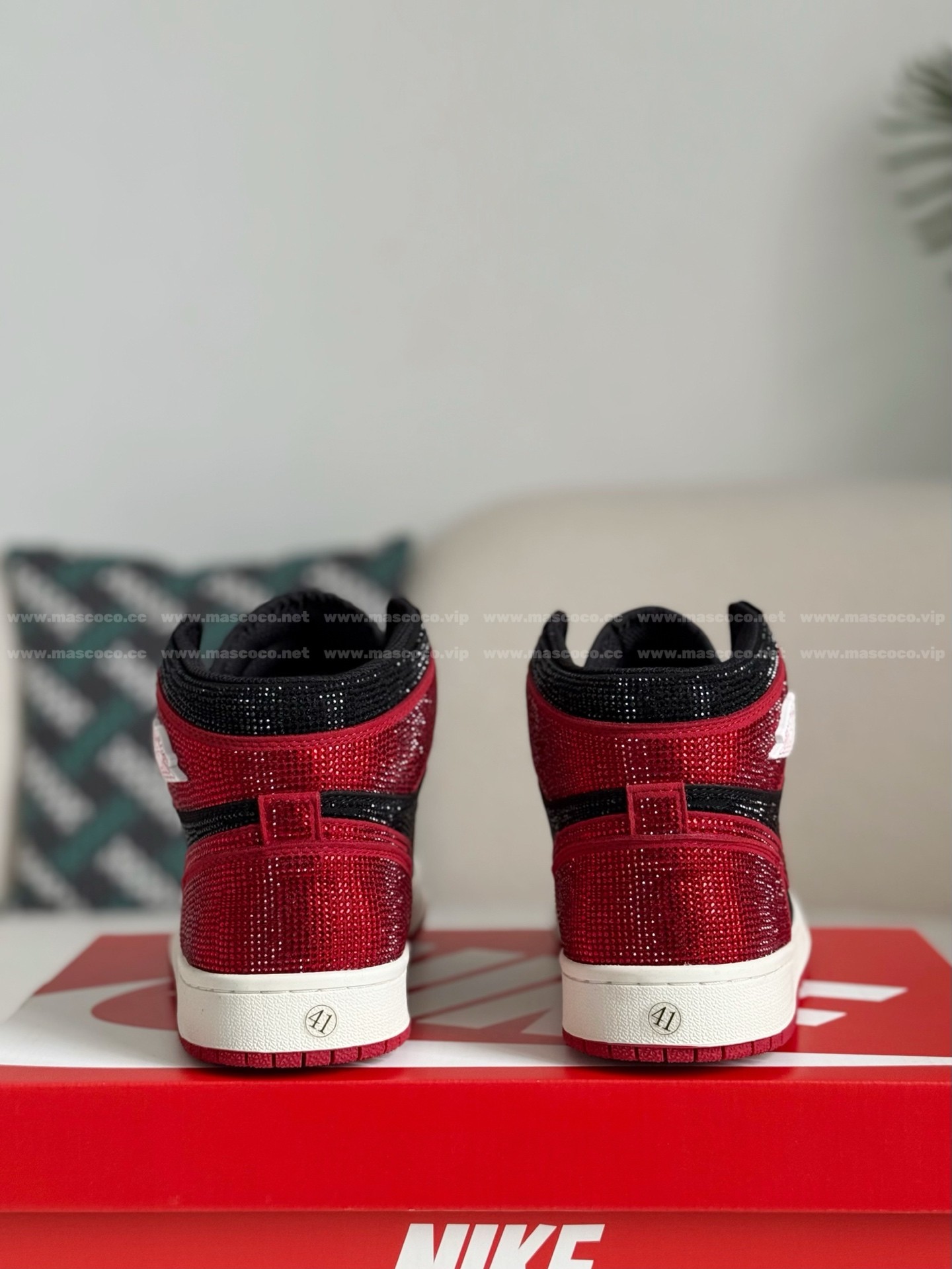 「#4561」Jordan 1 Hand-Set Rhinestones High Sneakers - Image 3