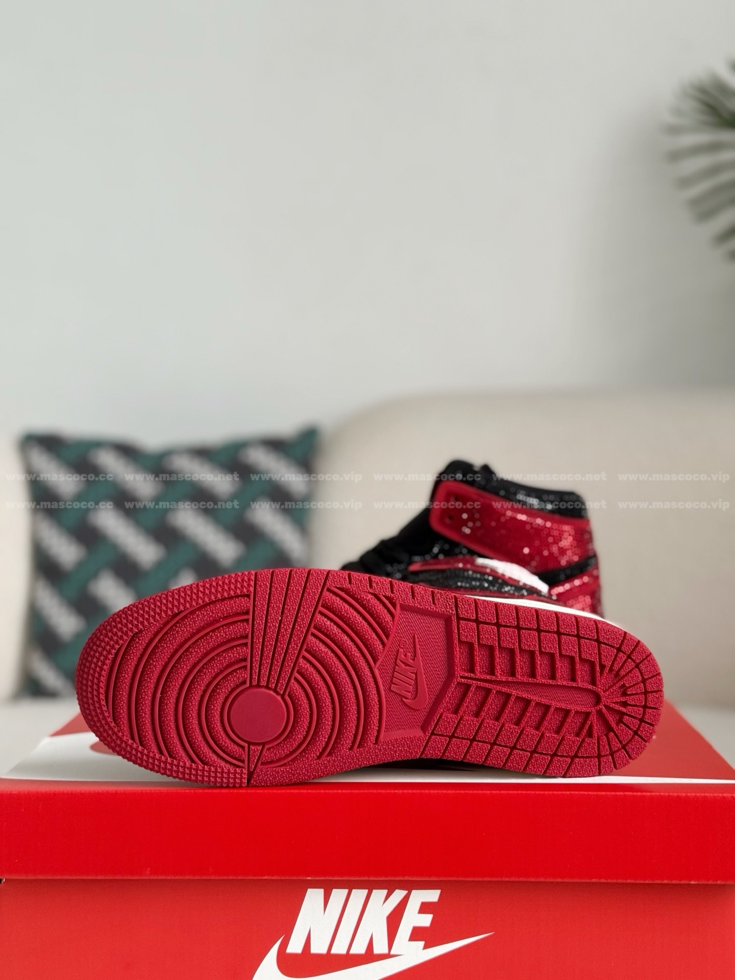 「#4561」Jordan 1 Hand-Set Rhinestones High Sneakers - Image 5