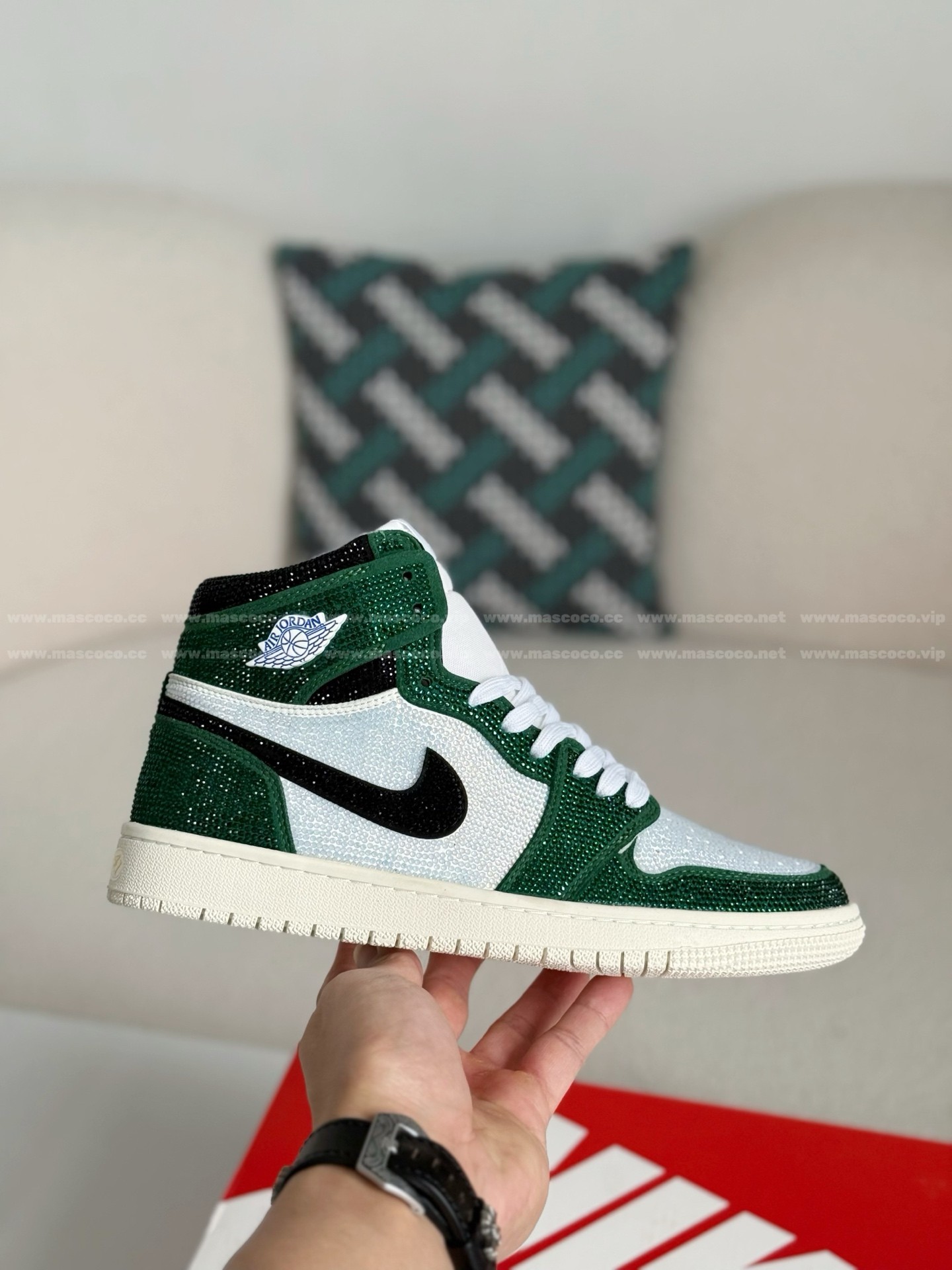 「#4562」Jordan 1 Hand-Set Rhinestones High Sneakers - Image 6
