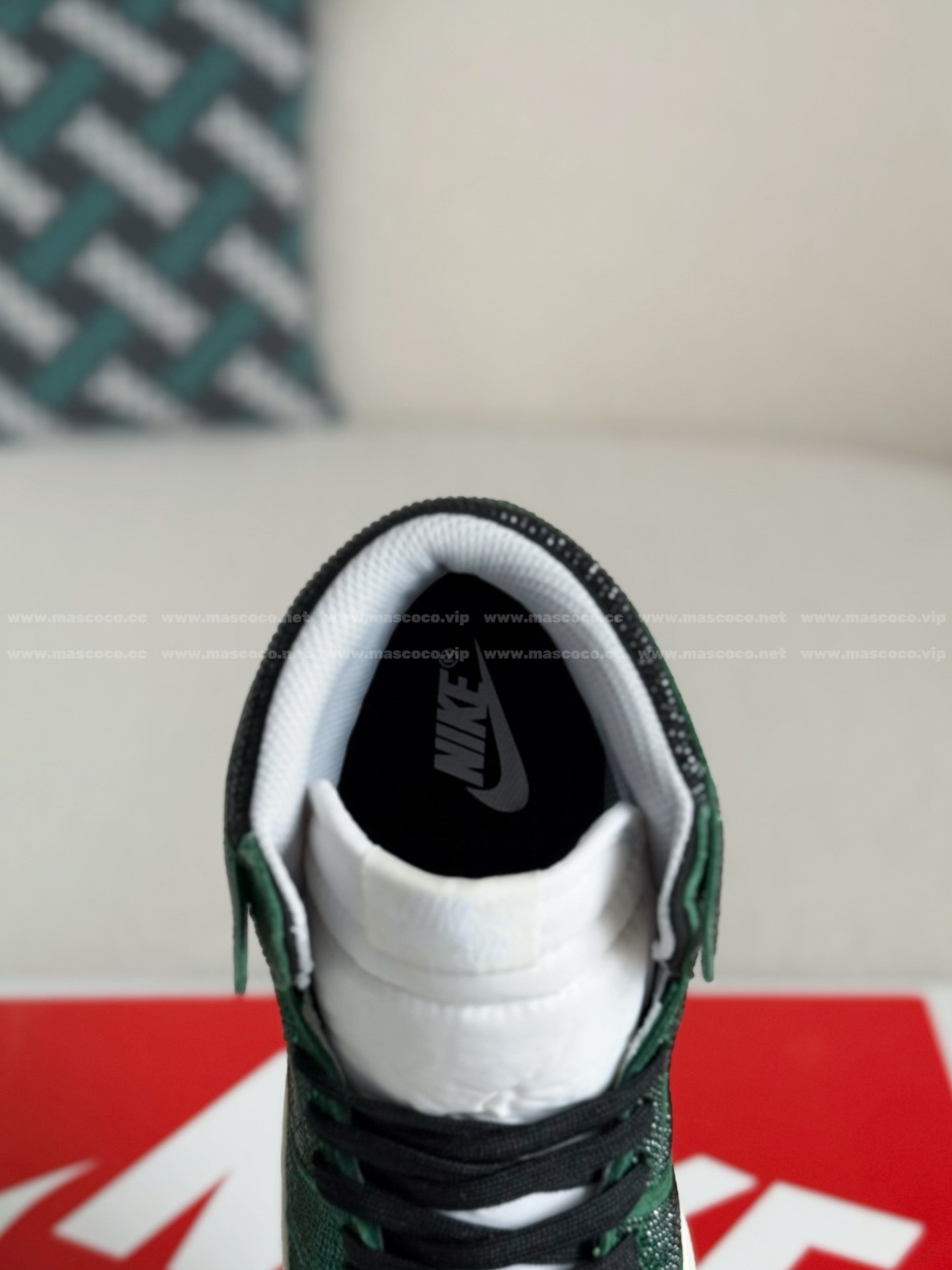 「#4563」Jordan 1 Hand-Set Rhinestones High Sneakers - Image 8
