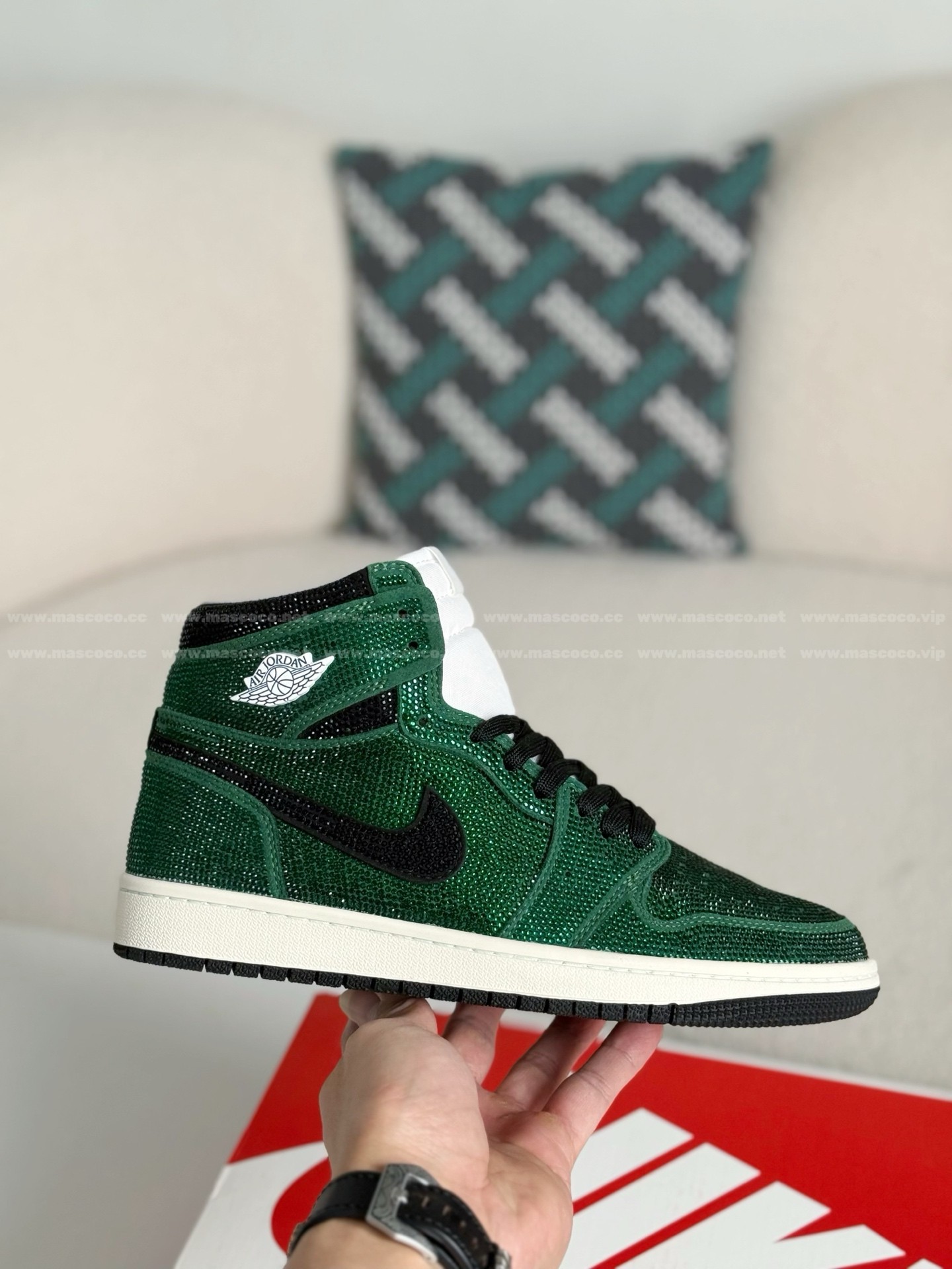 「#4563」Jordan 1 Hand-Set Rhinestones High Sneakers - Image 6
