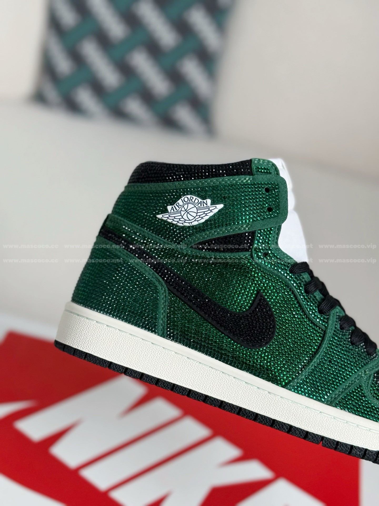 「#4563」Jordan 1 Hand-Set Rhinestones High Sneakers - Image 7