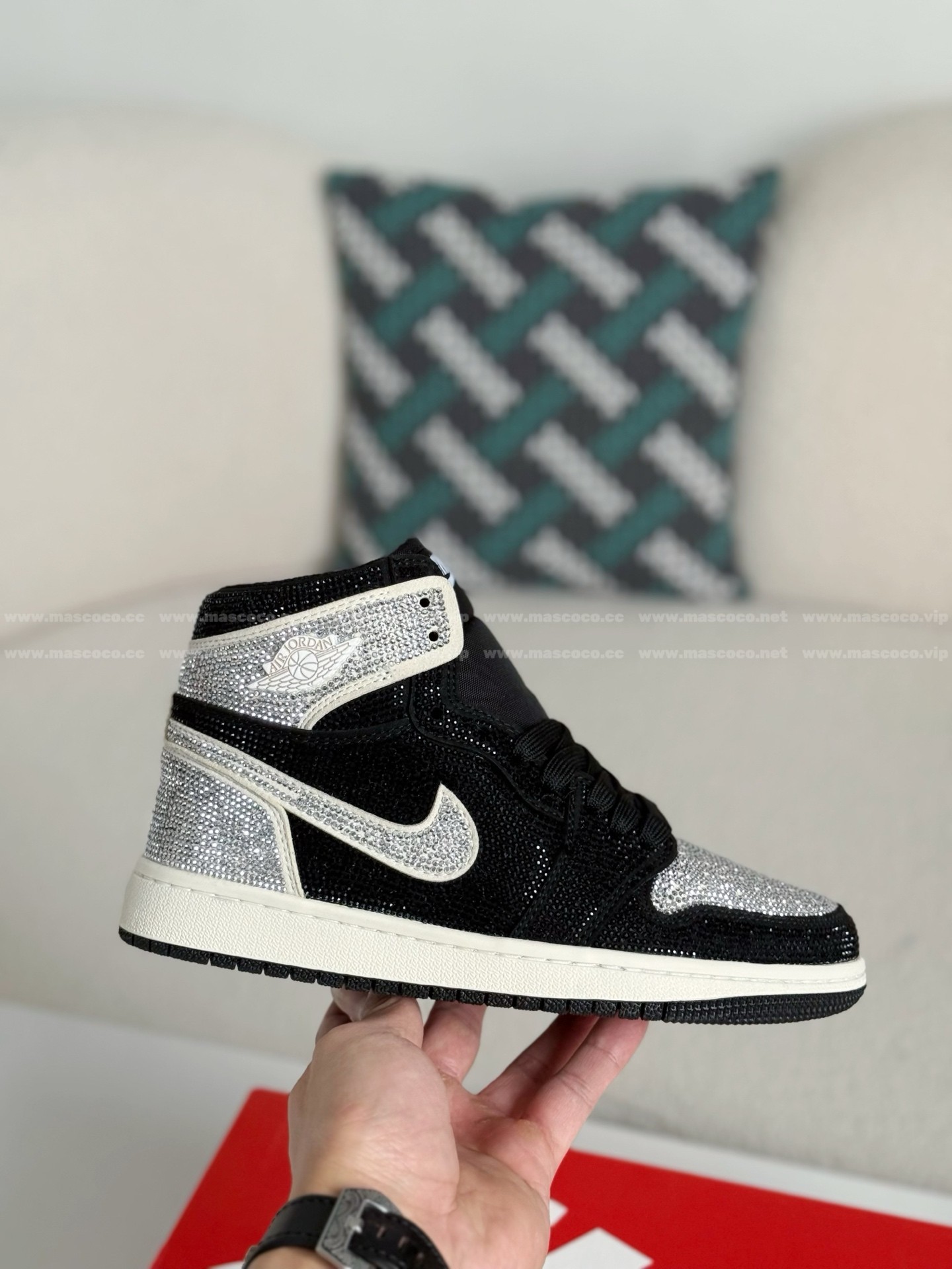 「#4564」Jordan 1 Hand-Set Rhinestones High Sneakers - Image 6