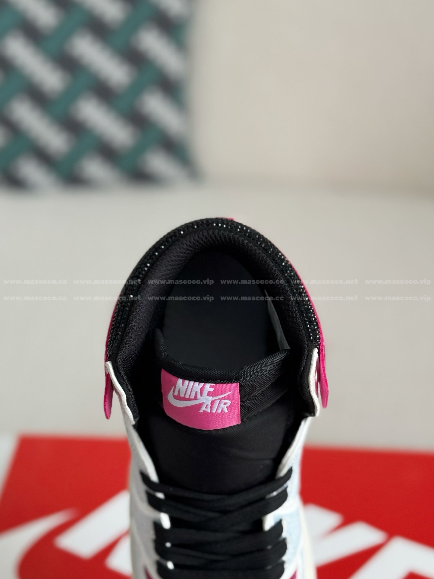 「#4567」Jordan 1 Hand-Set Rhinestones High Sneakers - Image 8