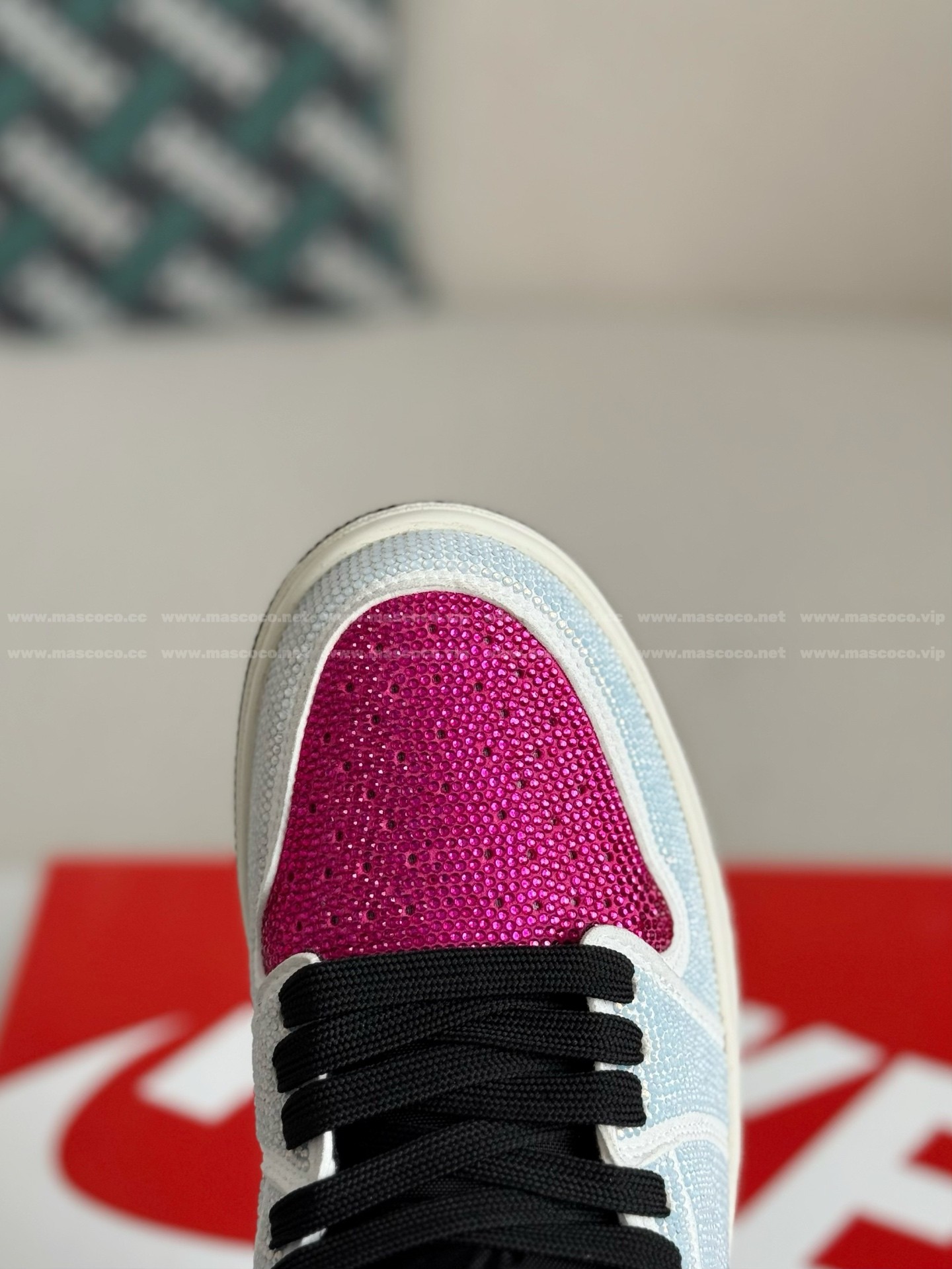 「#4567」Jordan 1 Hand-Set Rhinestones High Sneakers - Image 9