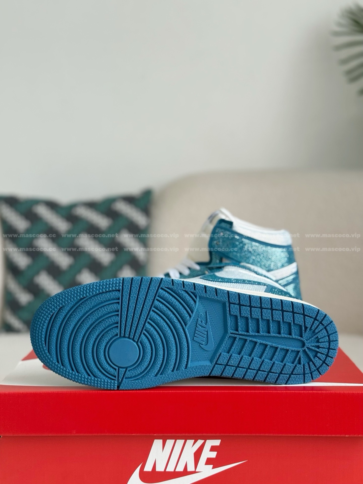 「#4574」Jordan 1 Hand-Set Rhinestones High Sneakers - Image 5