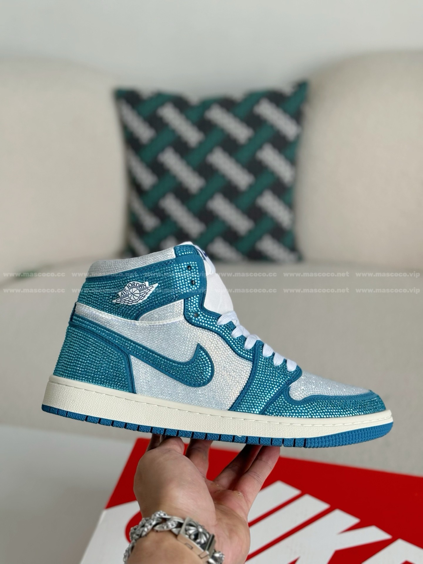 「#4574」Jordan 1 Hand-Set Rhinestones High Sneakers - Image 6