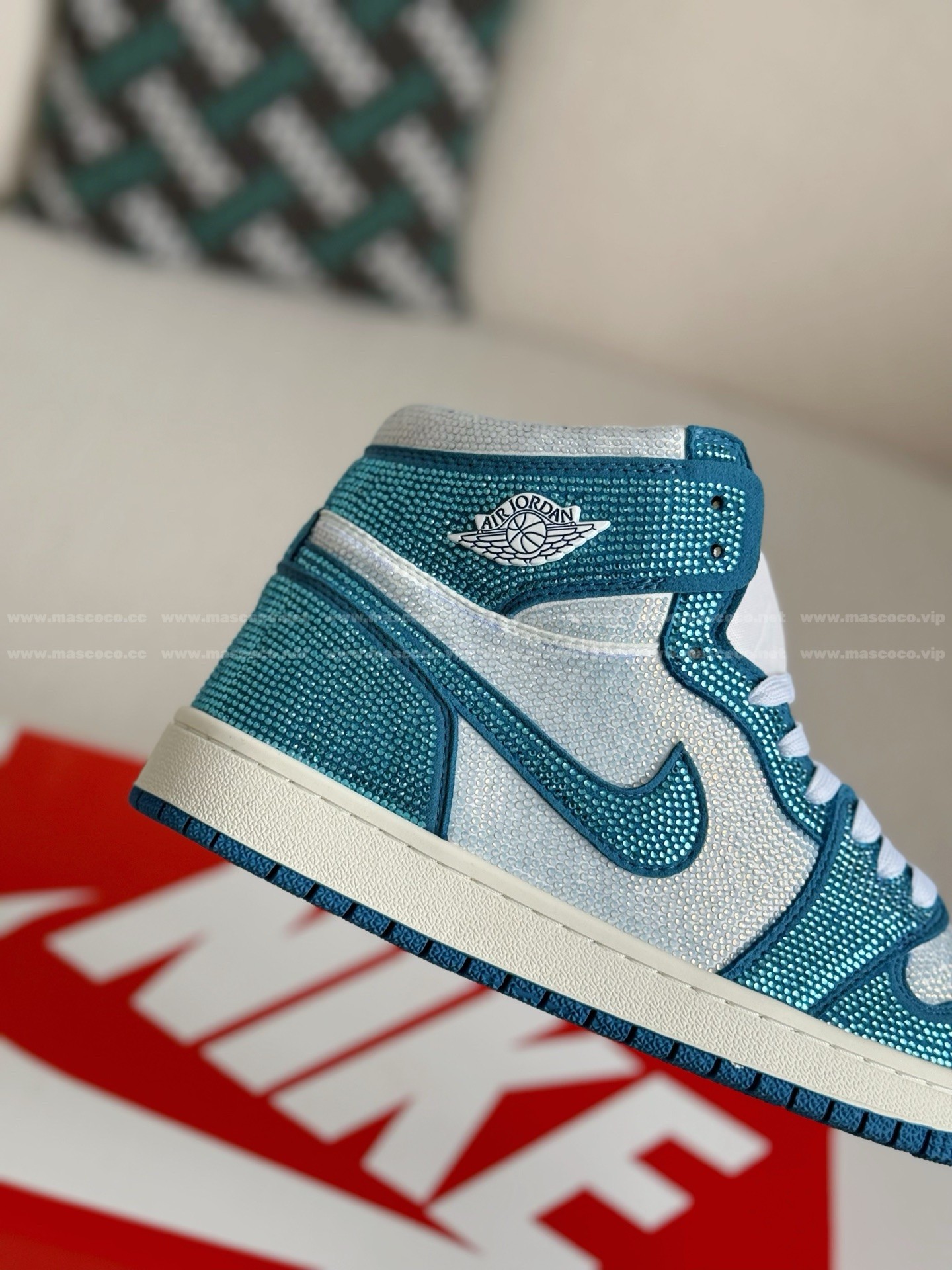「#4574」Jordan 1 Hand-Set Rhinestones High Sneakers - Image 7