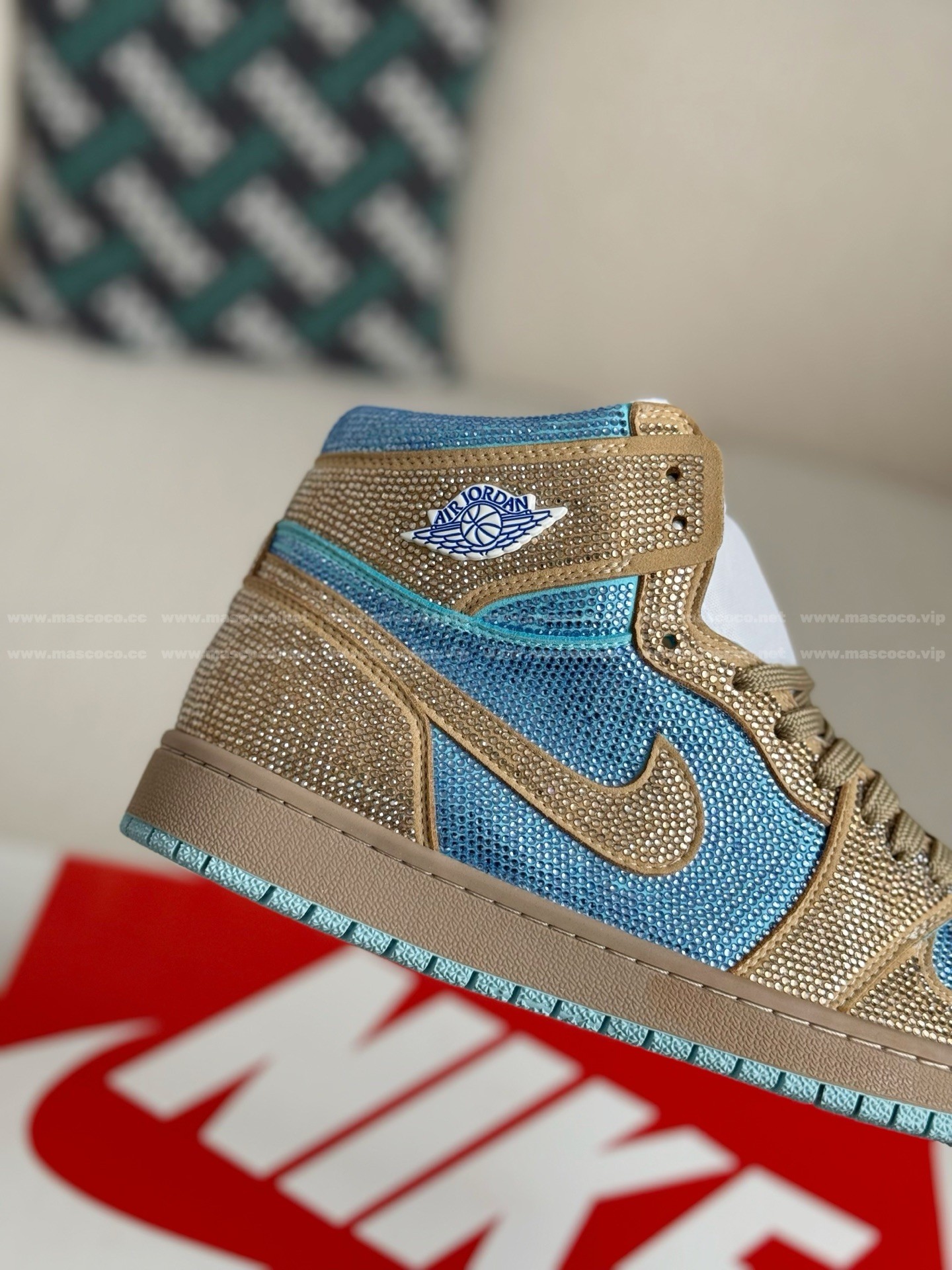 「#4575」Jordan 1 Hand-Set Rhinestones High Sneakers - Image 7