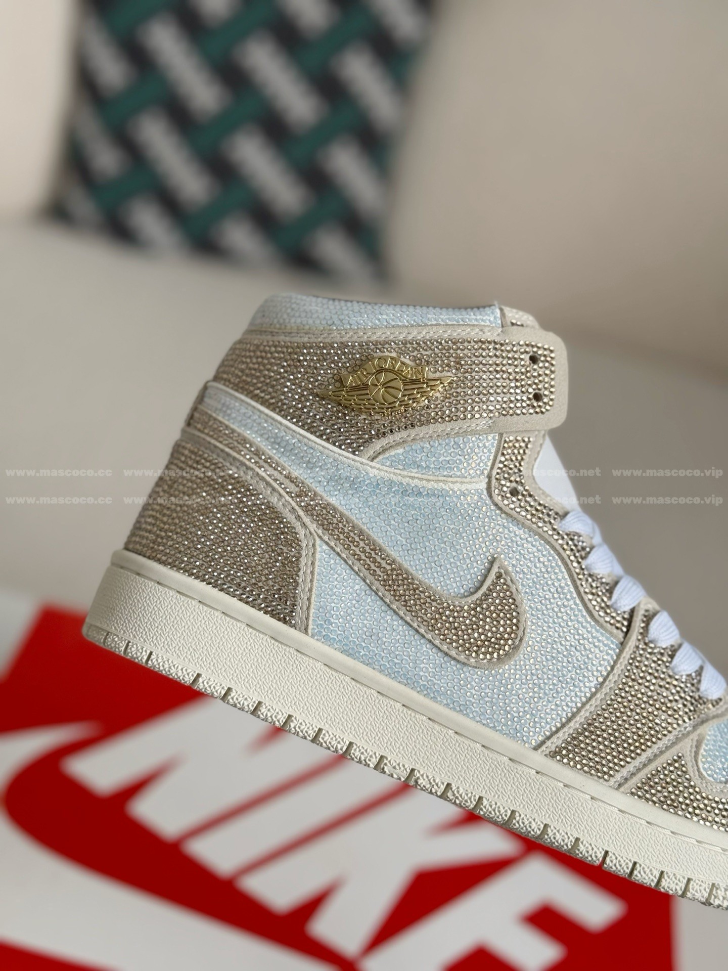 「#4576」Jordan 1 Hand-Set Rhinestones High Sneakers - Image 7