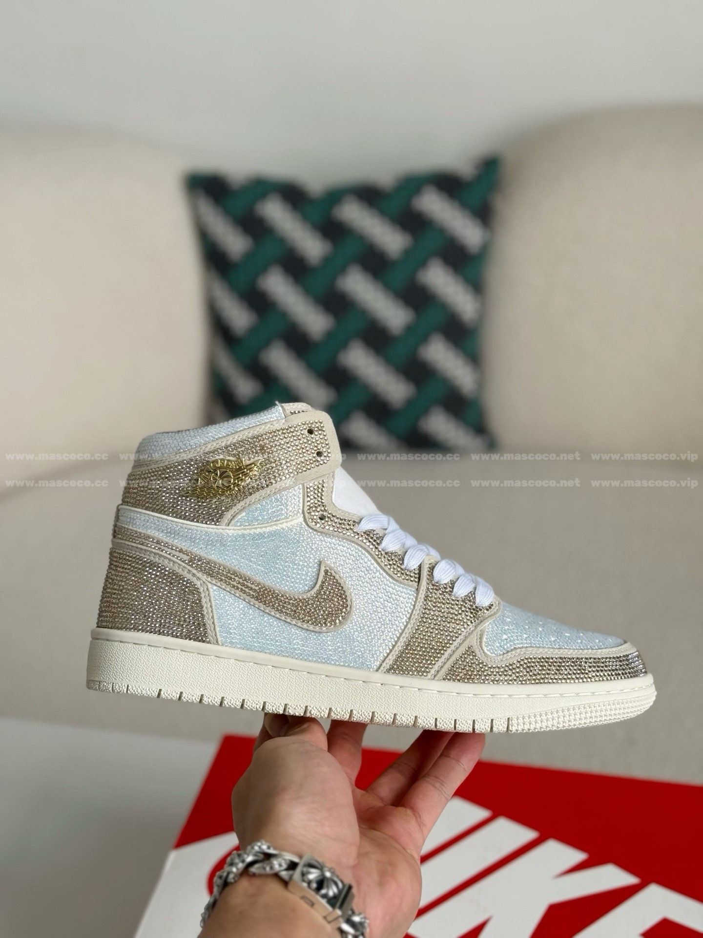 「#4576」Jordan 1 Hand-Set Rhinestones High Sneakers - Image 6