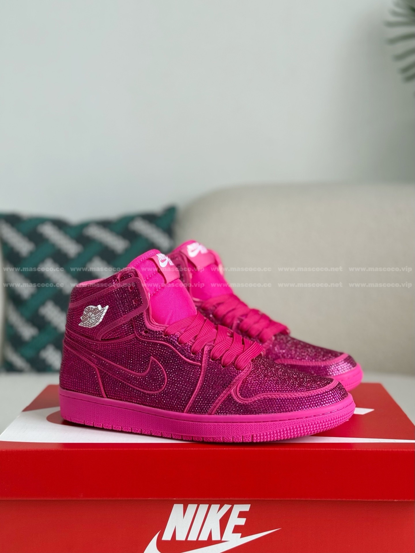 「#4577」Jordan 1 Hand-Set Rhinestones High Sneakers - Image 2