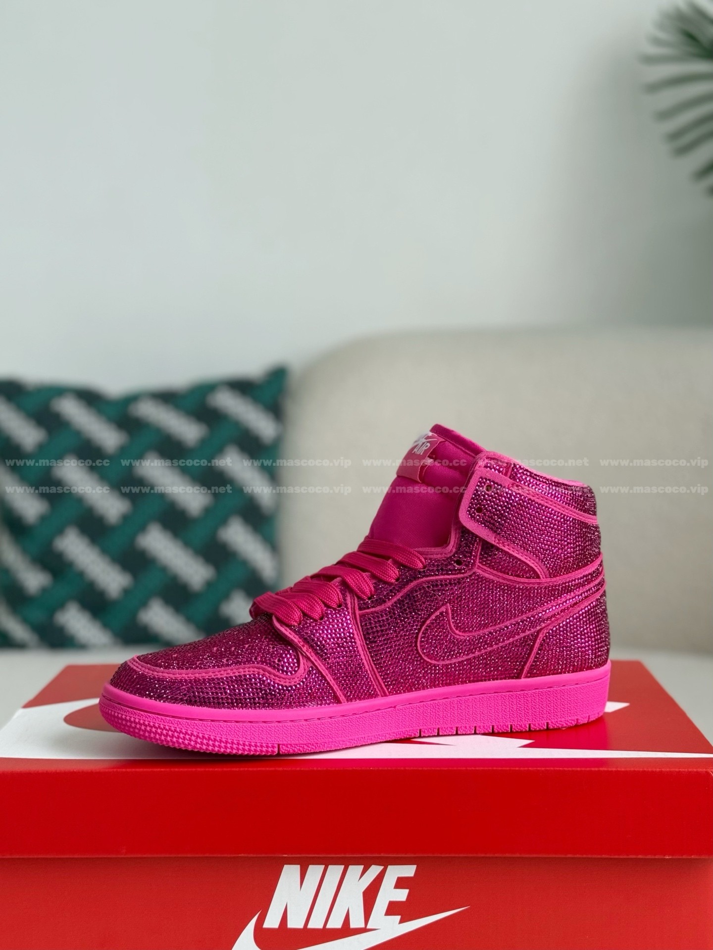 「#4577」Jordan 1 Hand-Set Rhinestones High Sneakers - Image 4