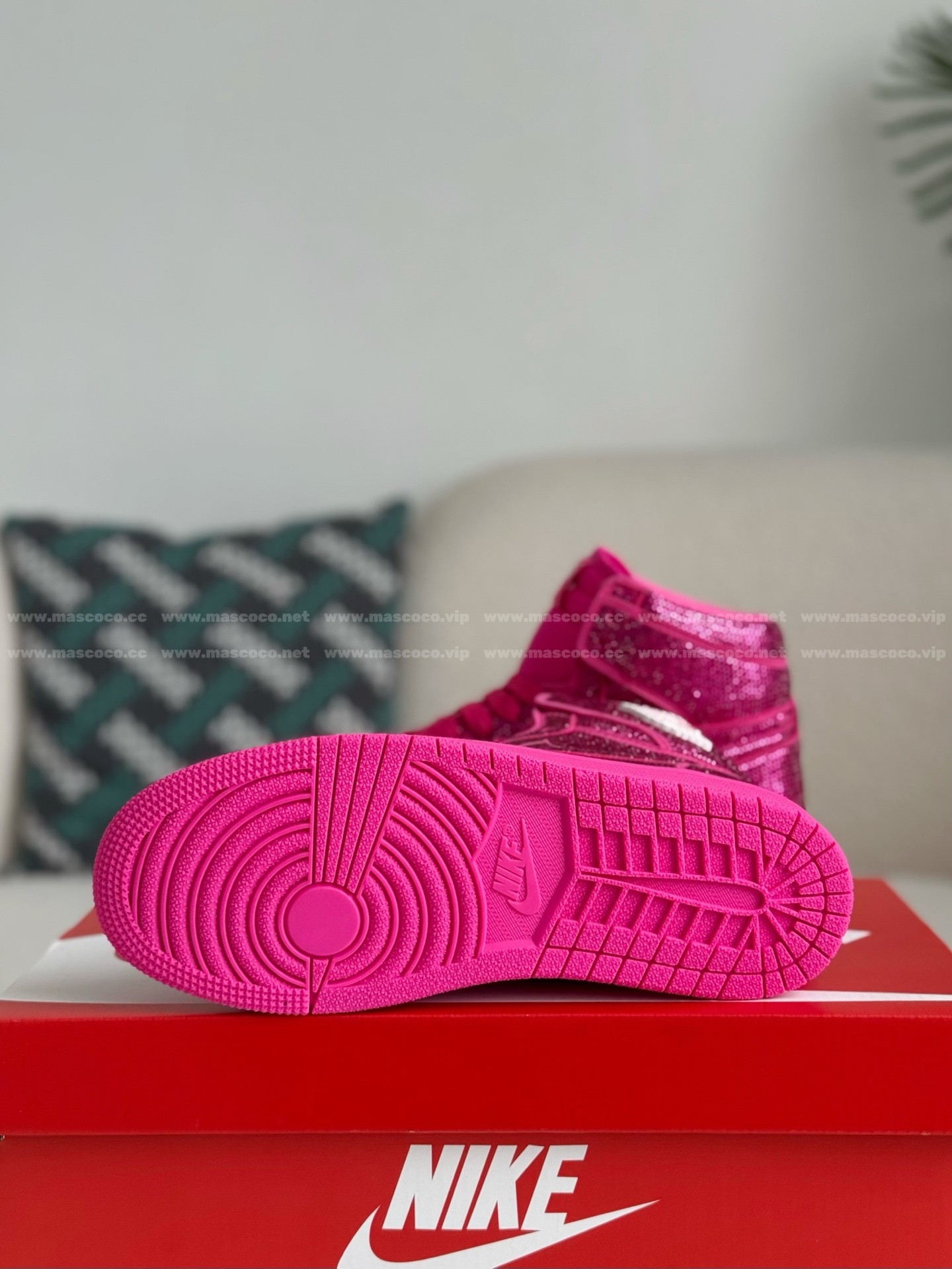 「#4577」Jordan 1 Hand-Set Rhinestones High Sneakers - Image 5