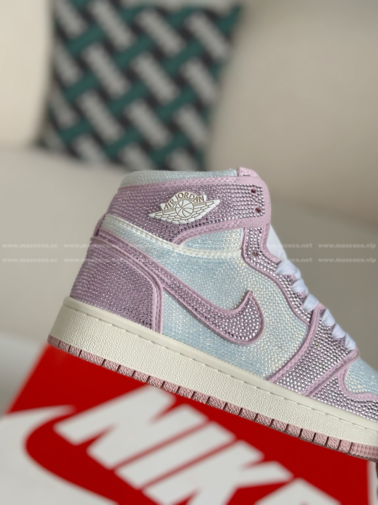「#4578」Jordan 1 Hand-Set Rhinestones High Sneakers - Image 7