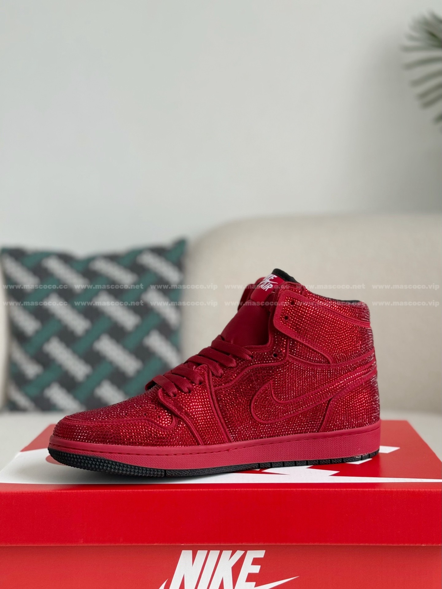 「#4579」Jordan 1 Hand-Set Rhinestones High Sneakers - Image 4