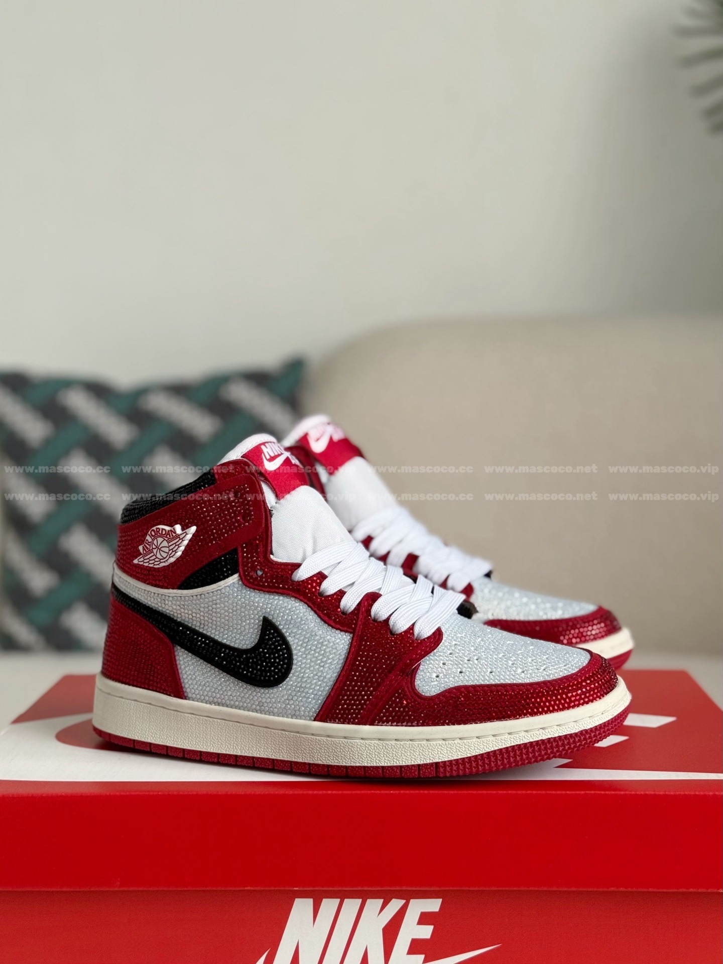 「#4580」Jordan 1 Hand-Set Rhinestones High Sneakers - Image 2