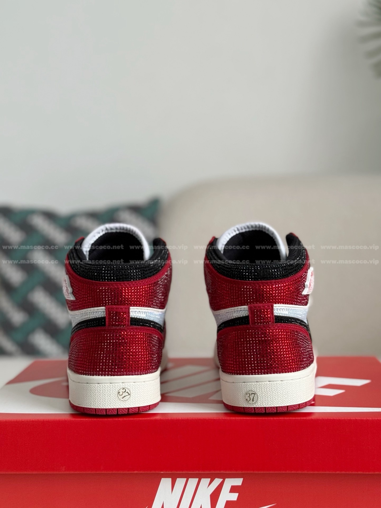 「#4580」Jordan 1 Hand-Set Rhinestones High Sneakers - Image 3