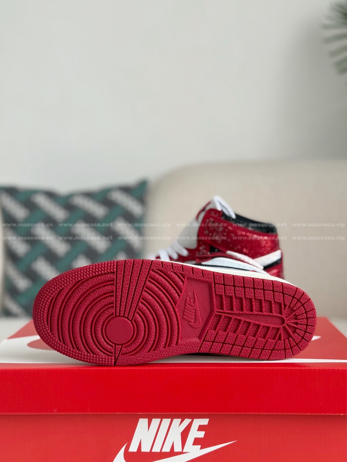 「#4580」Jordan 1 Hand-Set Rhinestones High Sneakers - Image 5