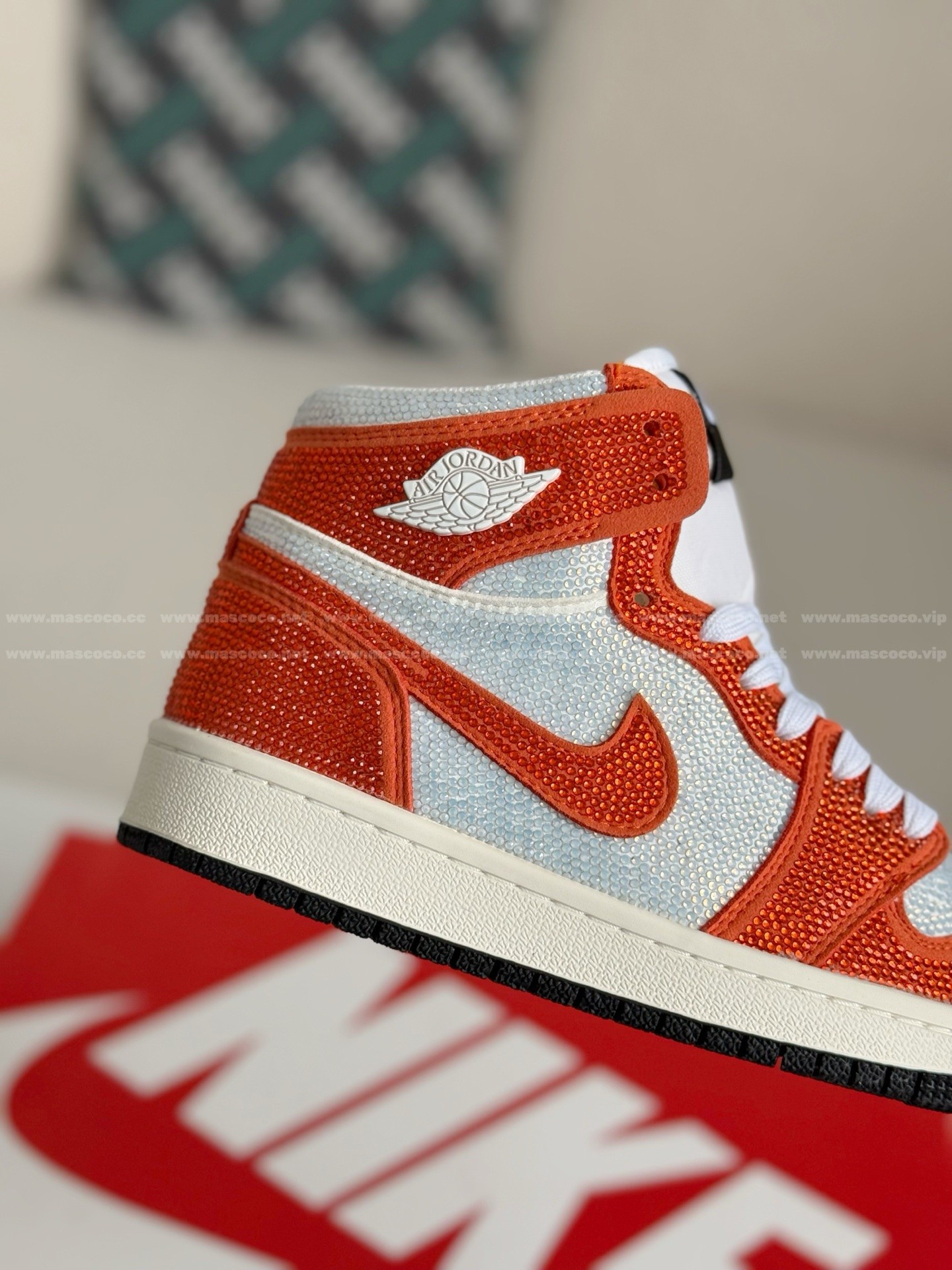 「#4581」Jordan 1 Hand-Set Rhinestones High Sneakers - Image 7
