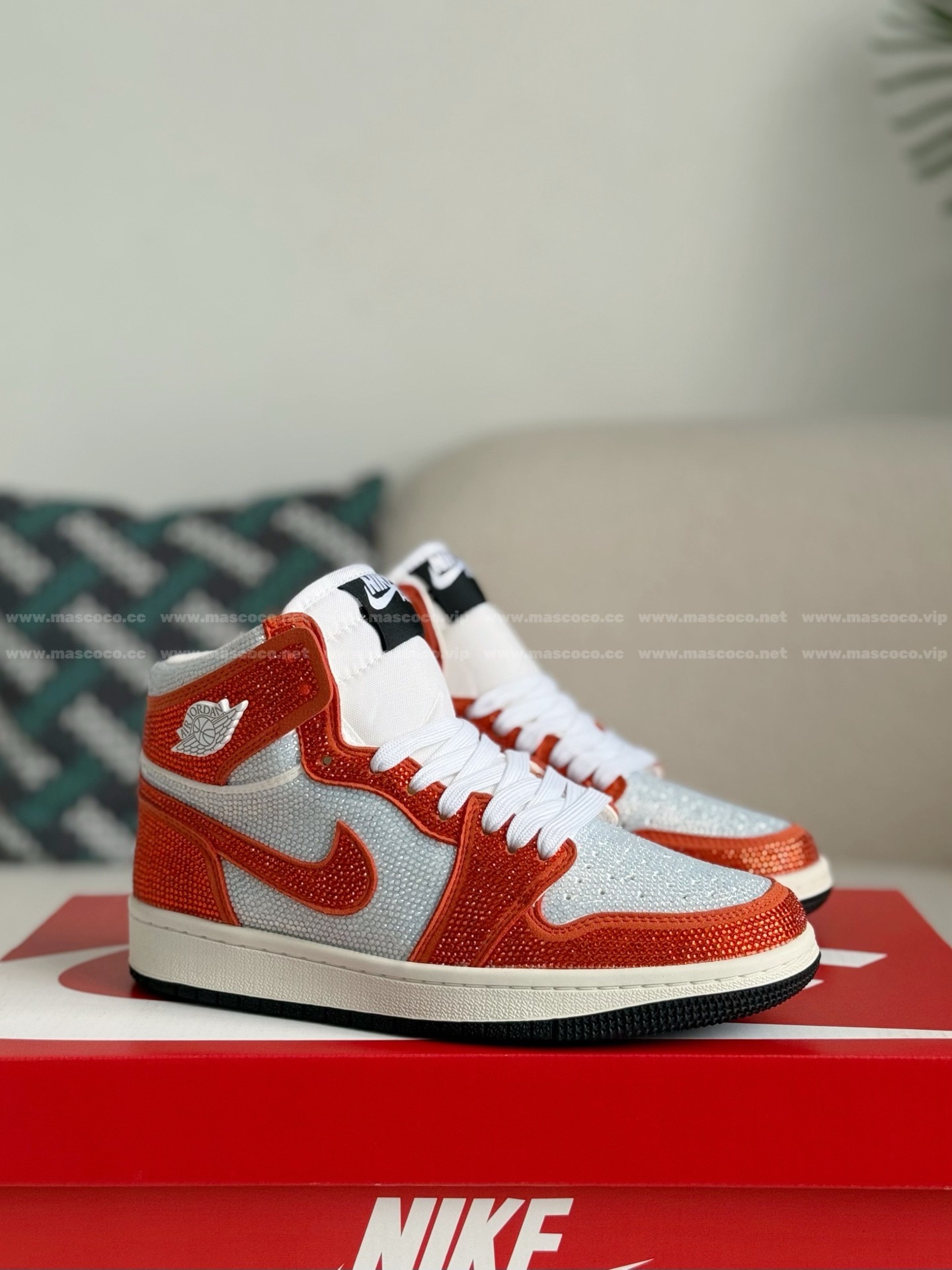 「#4581」Jordan 1 Hand-Set Rhinestones High Sneakers - Image 2