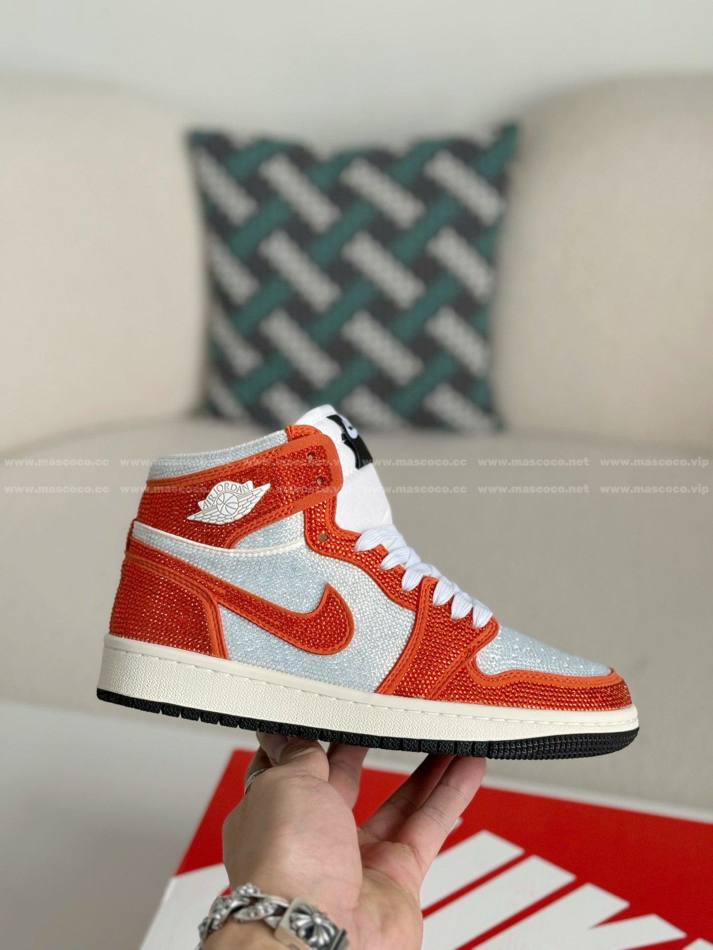 「#4581」Jordan 1 Hand-Set Rhinestones High Sneakers - Image 6