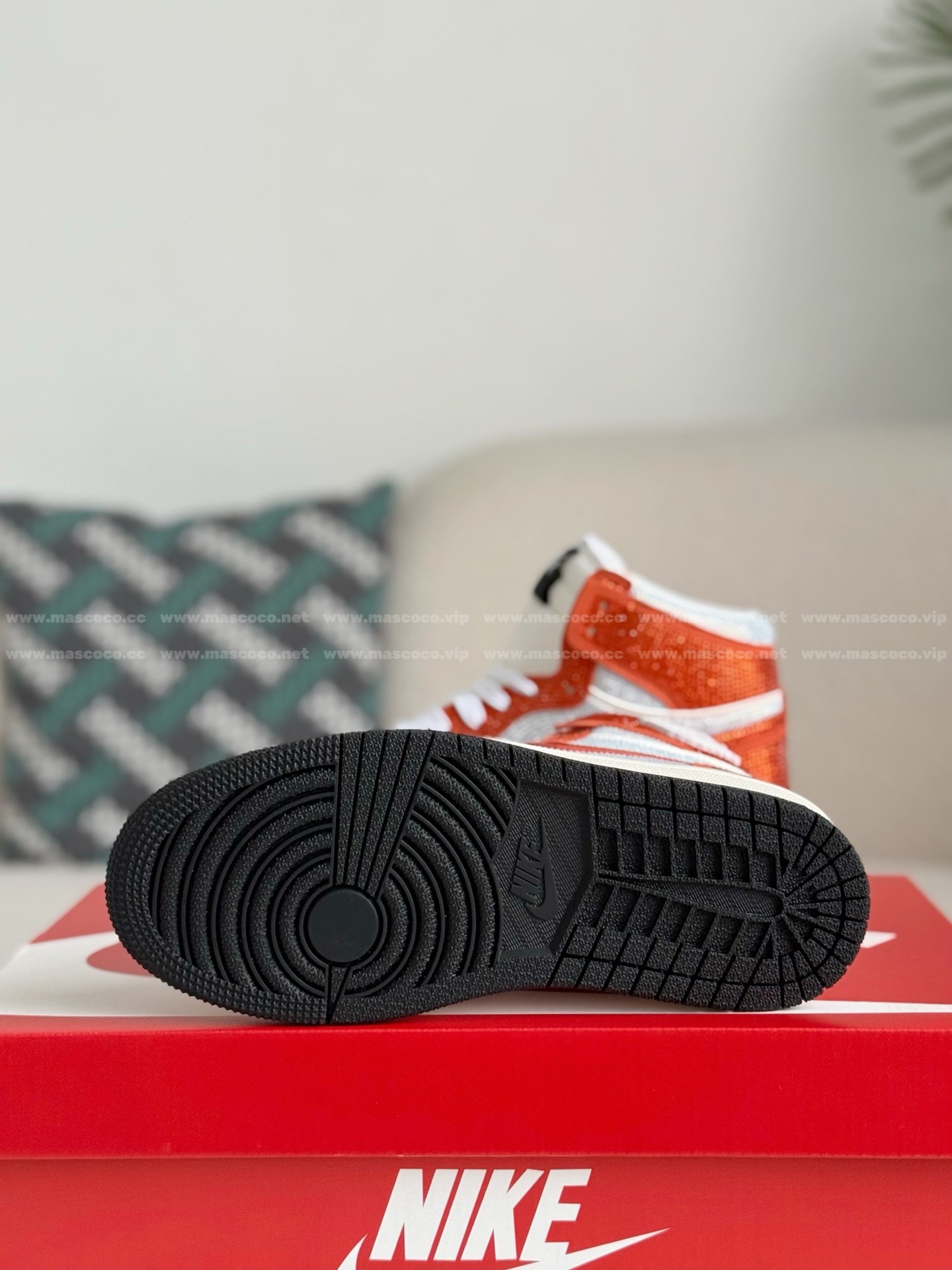 「#4581」Jordan 1 Hand-Set Rhinestones High Sneakers - Image 5