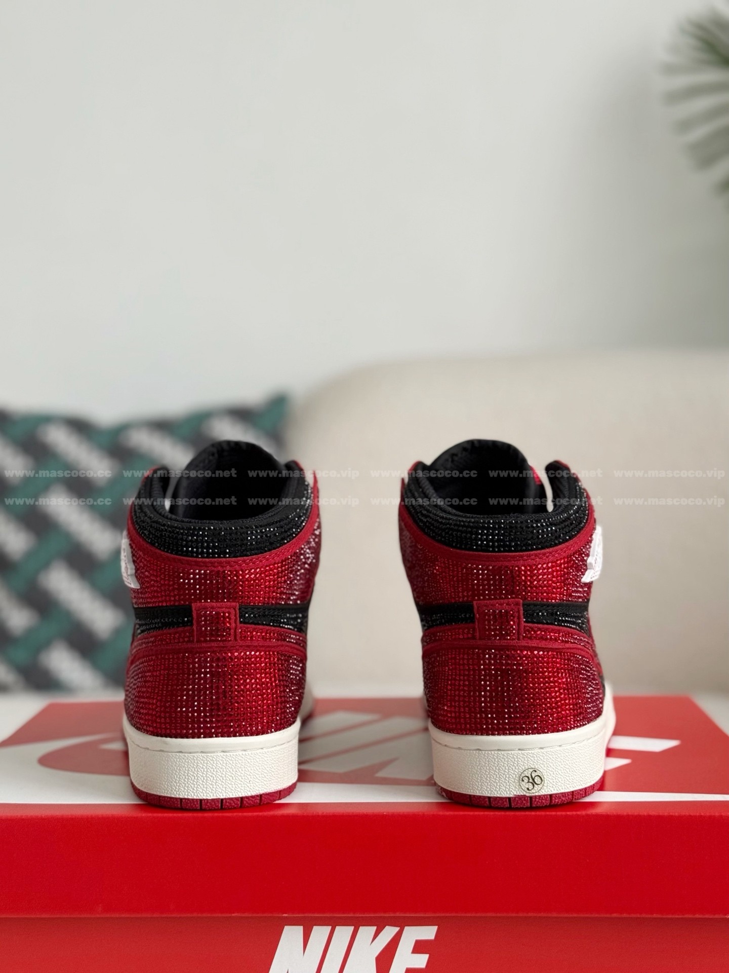 「#4582」Jordan 1 Hand-Set Rhinestones High Sneakers - Image 3