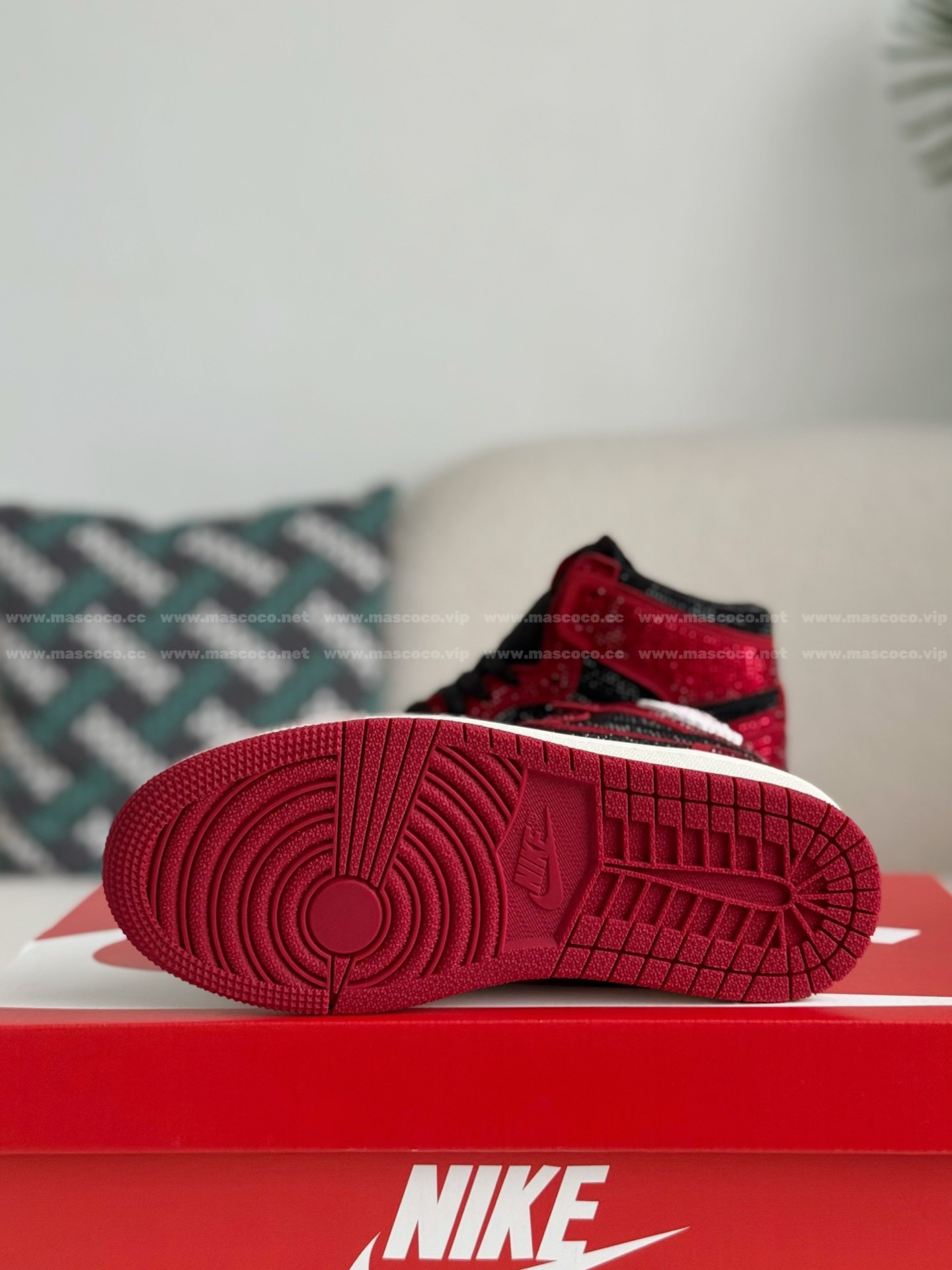 「#4582」Jordan 1 Hand-Set Rhinestones High Sneakers - Image 5