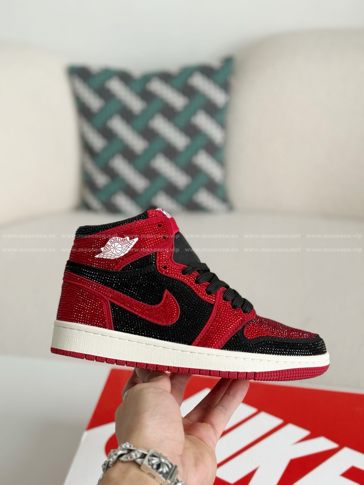 「#4582」Jordan 1 Hand-Set Rhinestones High Sneakers - Image 6