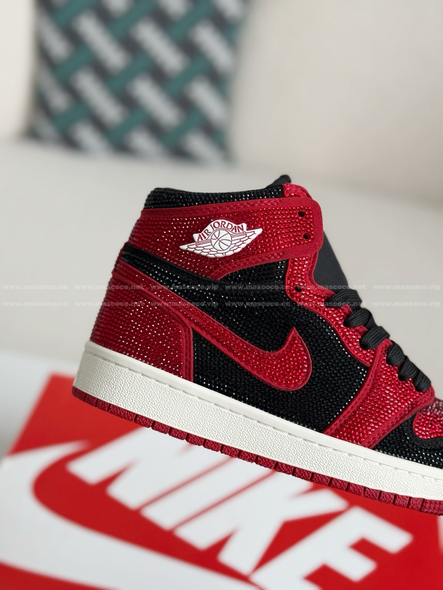 「#4582」Jordan 1 Hand-Set Rhinestones High Sneakers - Image 7