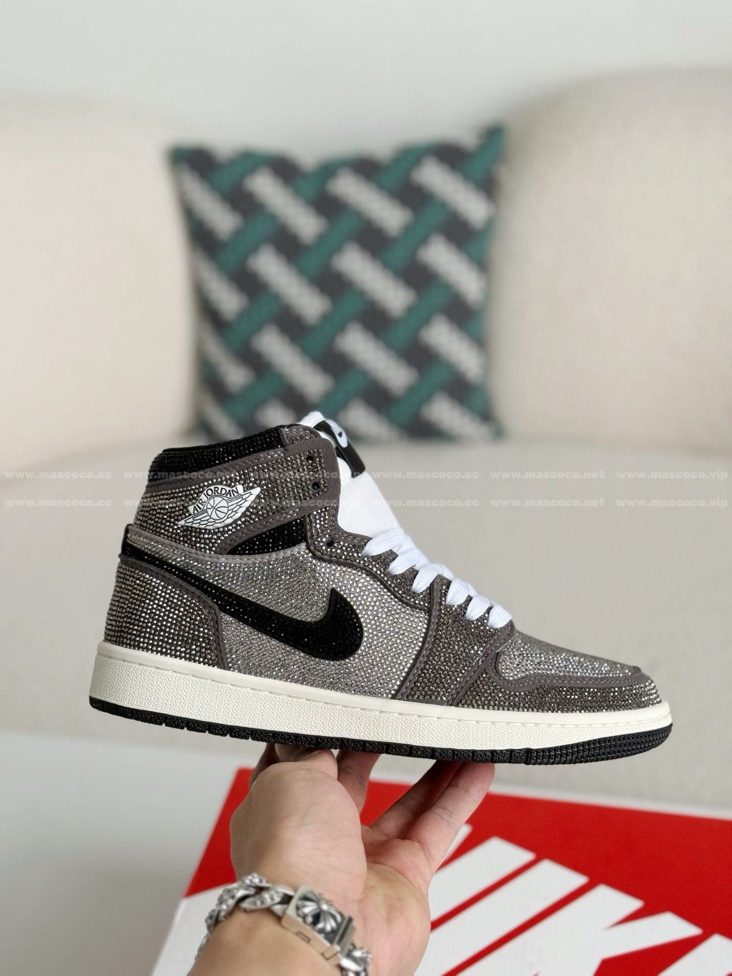 「#4583」Jordan 1 Hand-Set Rhinestones High Sneakers - Image 6