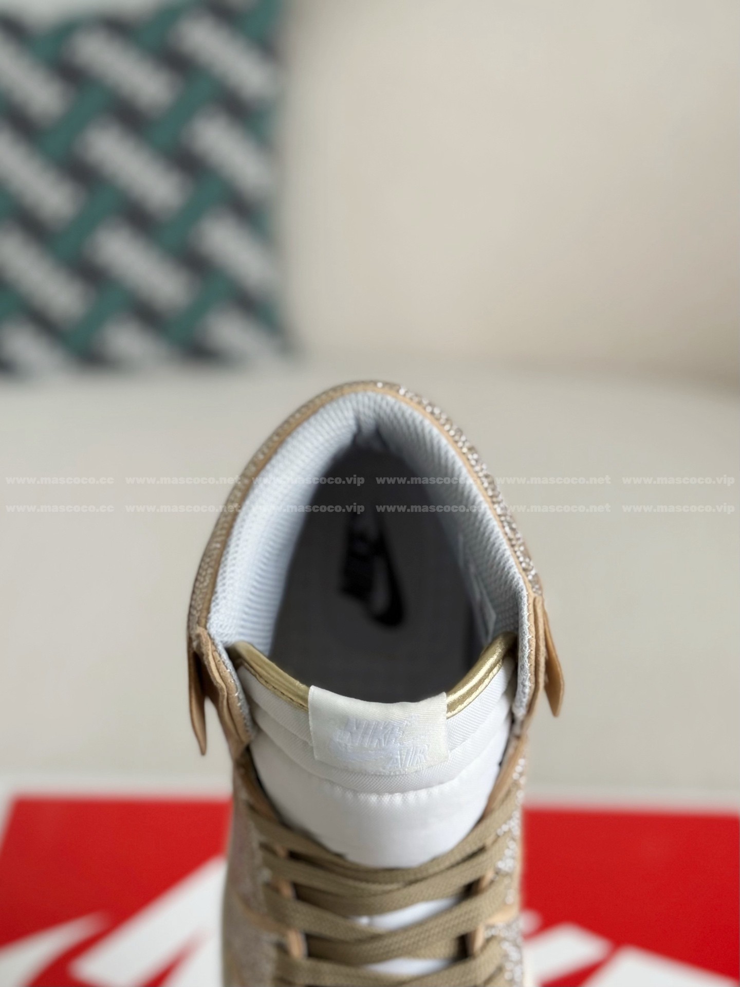「#4584」Jordan 1 Hand-Set Rhinestones High Sneakers - Image 8