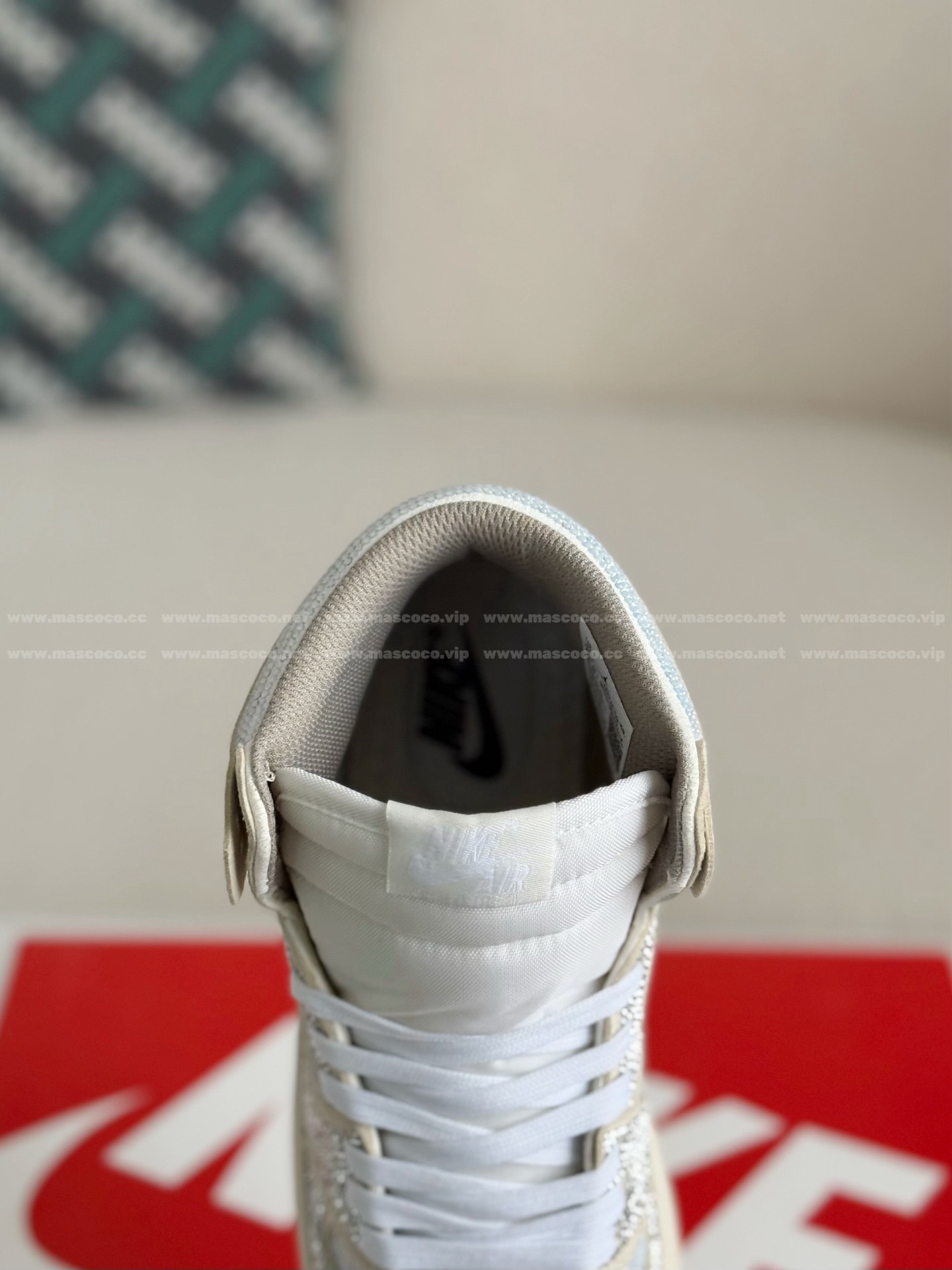 「#4585」Jordan 1 Hand-Set Rhinestones High Sneakers - Image 8
