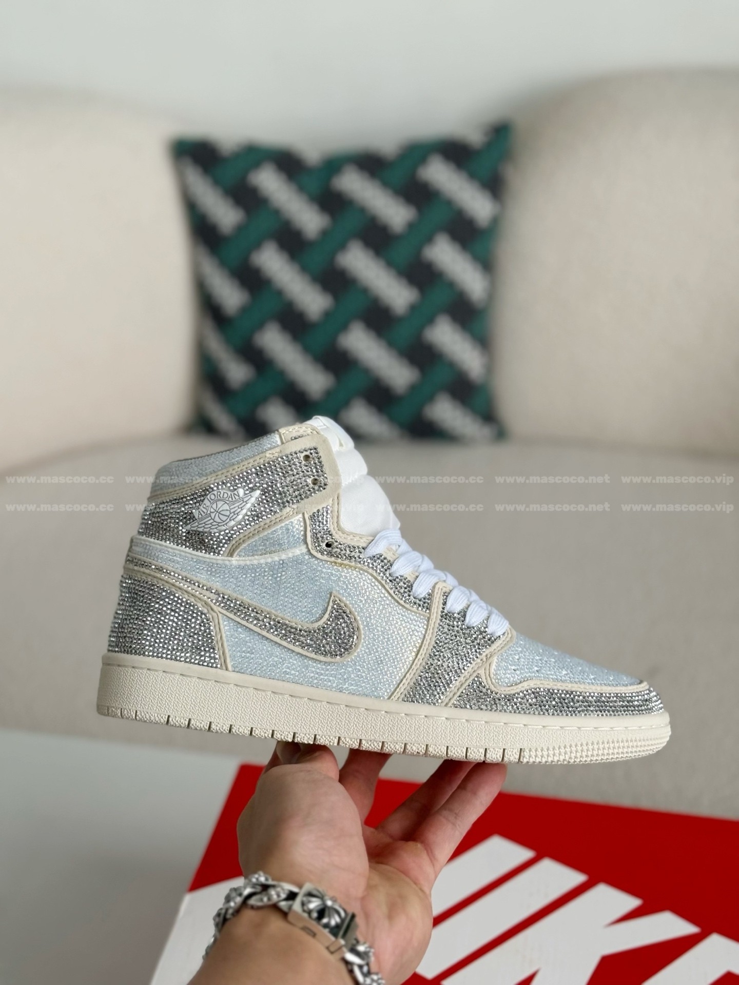 「#4585」Jordan 1 Hand-Set Rhinestones High Sneakers - Image 6