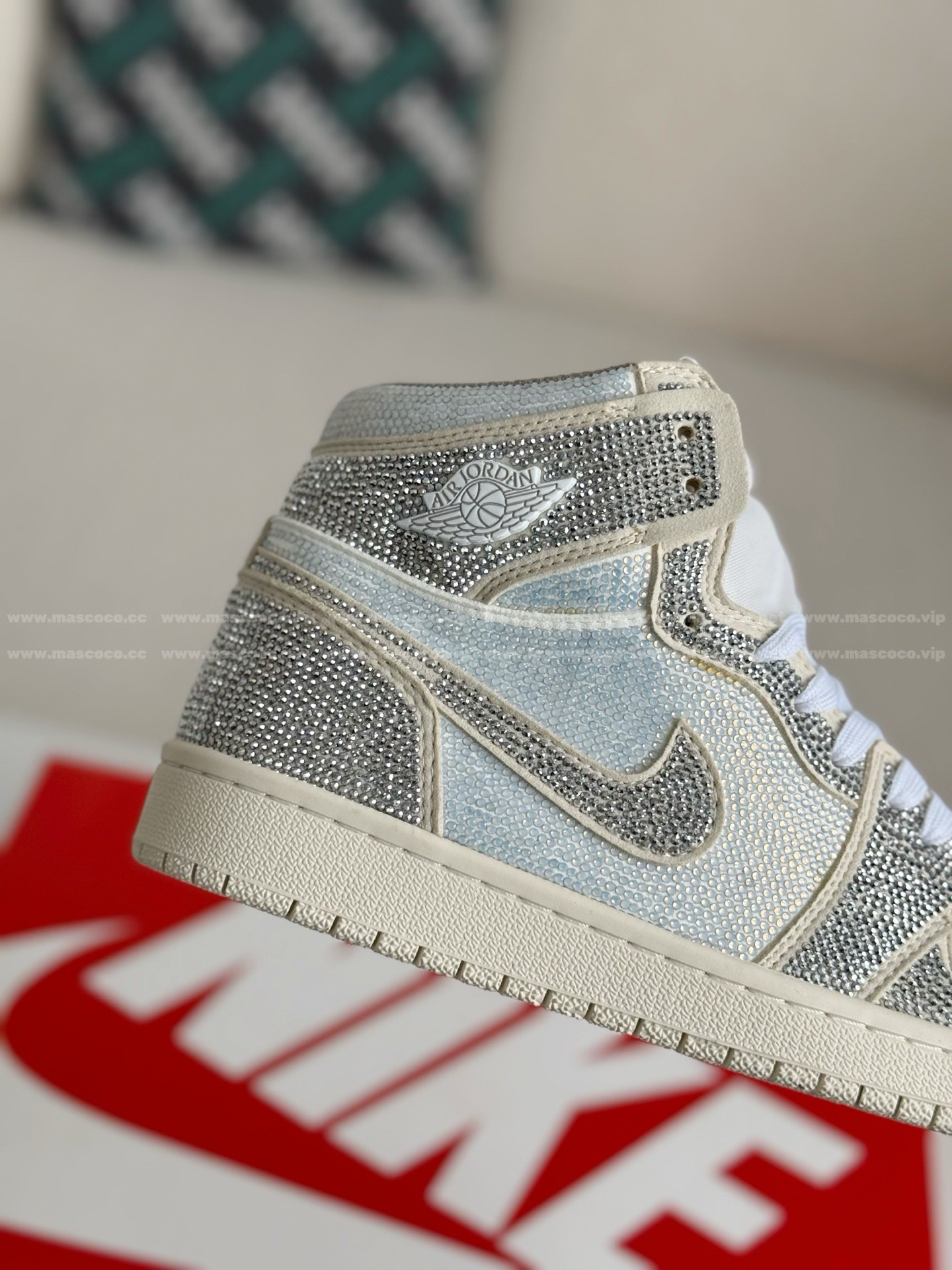 「#4585」Jordan 1 Hand-Set Rhinestones High Sneakers - Image 7