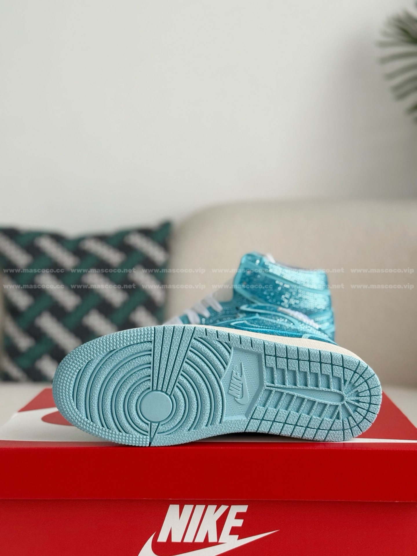 「#4586」Jordan 1 Hand-Set Rhinestones High Sneakers - Image 5