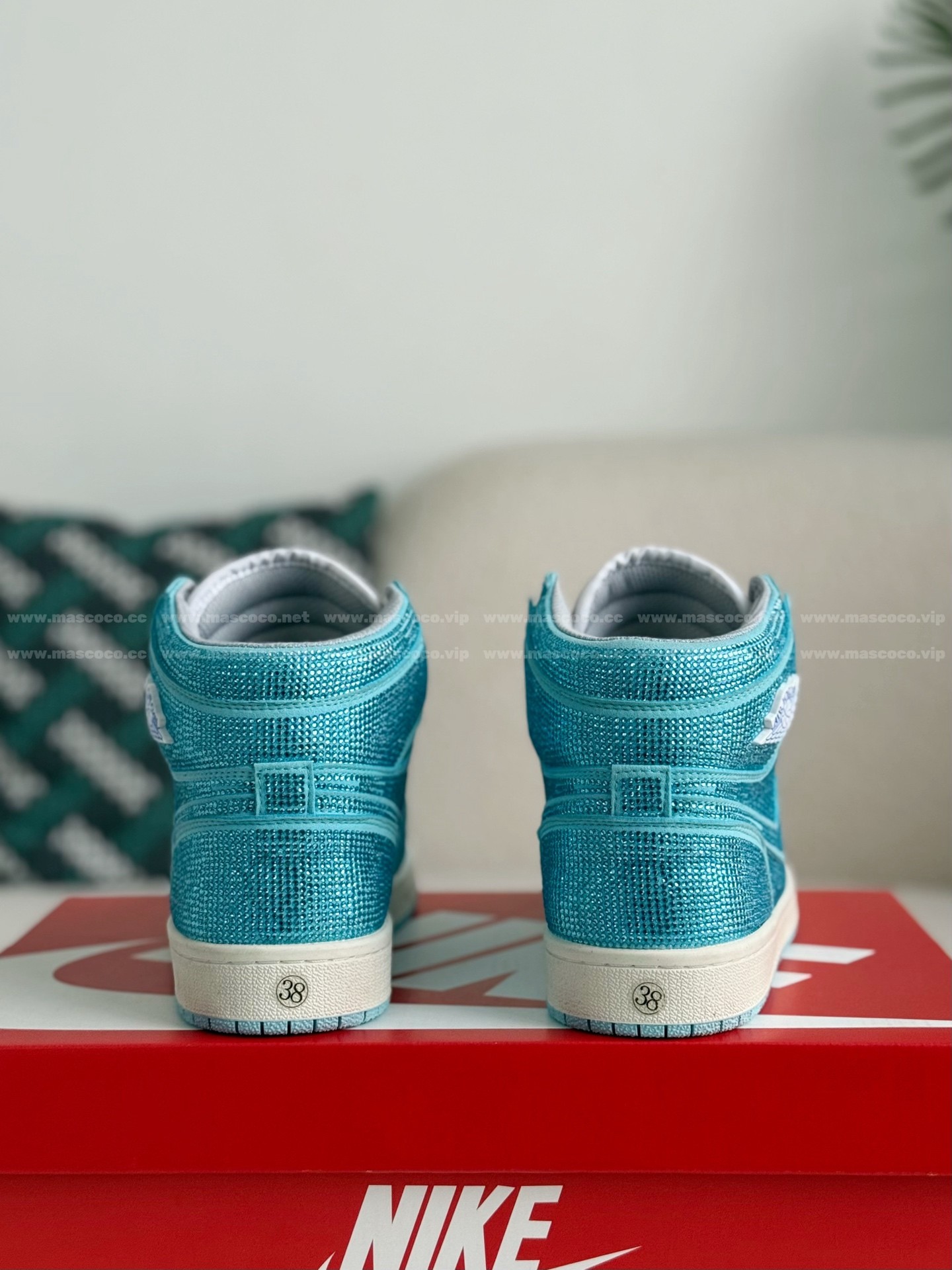 「#4586」Jordan 1 Hand-Set Rhinestones High Sneakers - Image 3