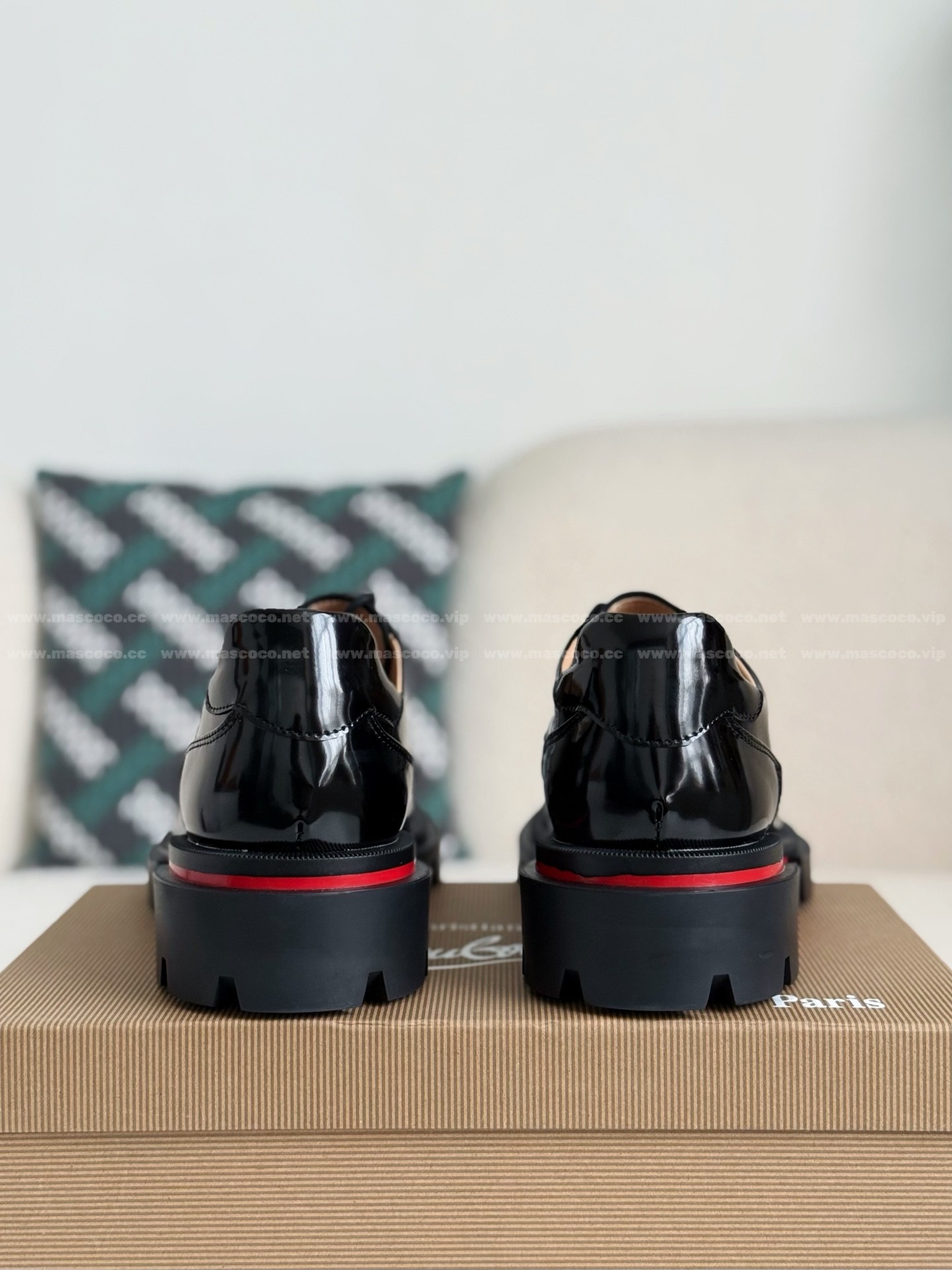 「#4635」Christian Louboutin Leather Casual Shoes - Image 3